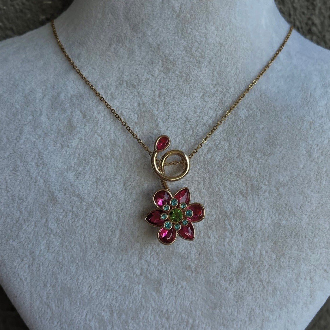 Çelik | Swarovski muadili gold pembe çiçek ldyllia kolye