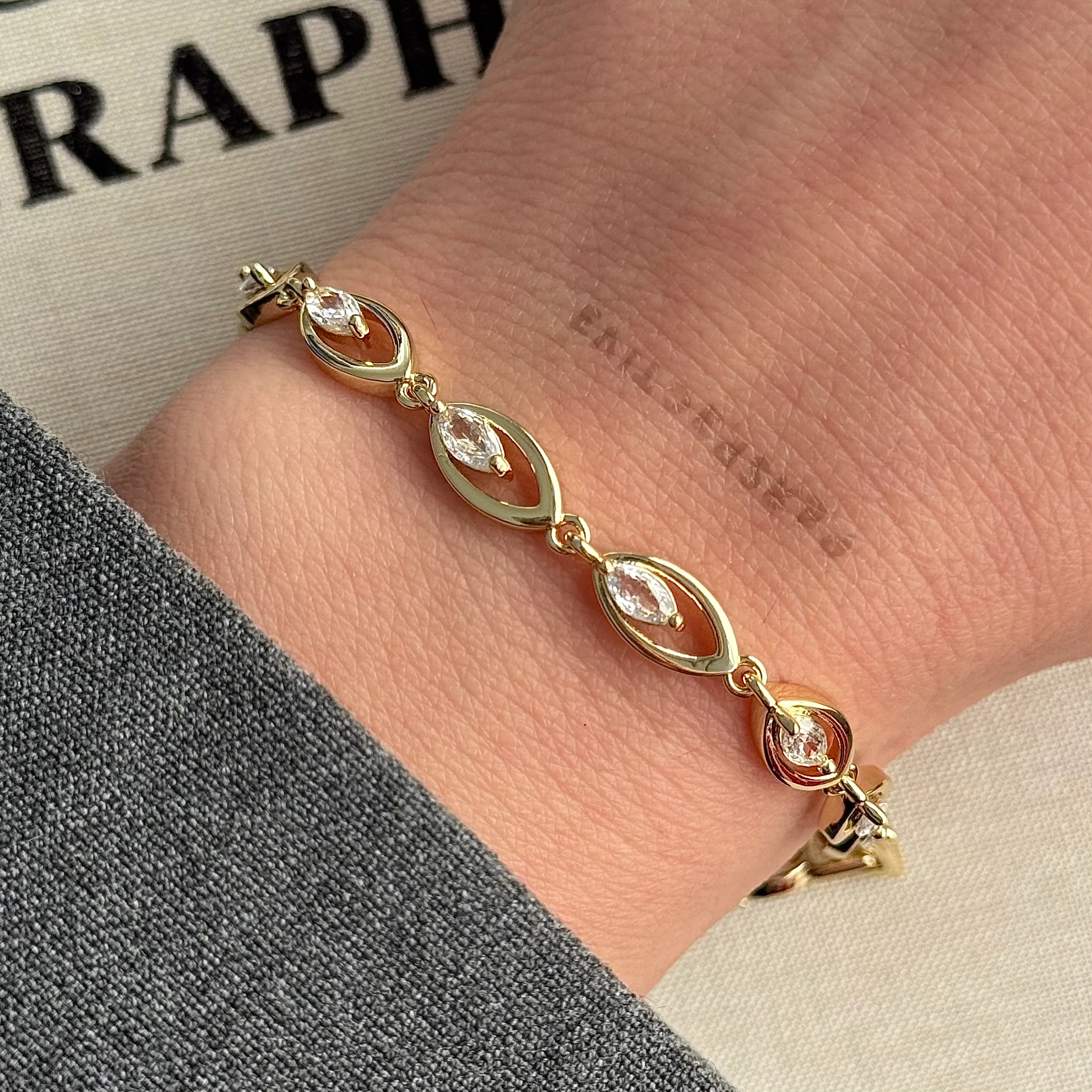 Vıp | Taşlı Badem bileklik 