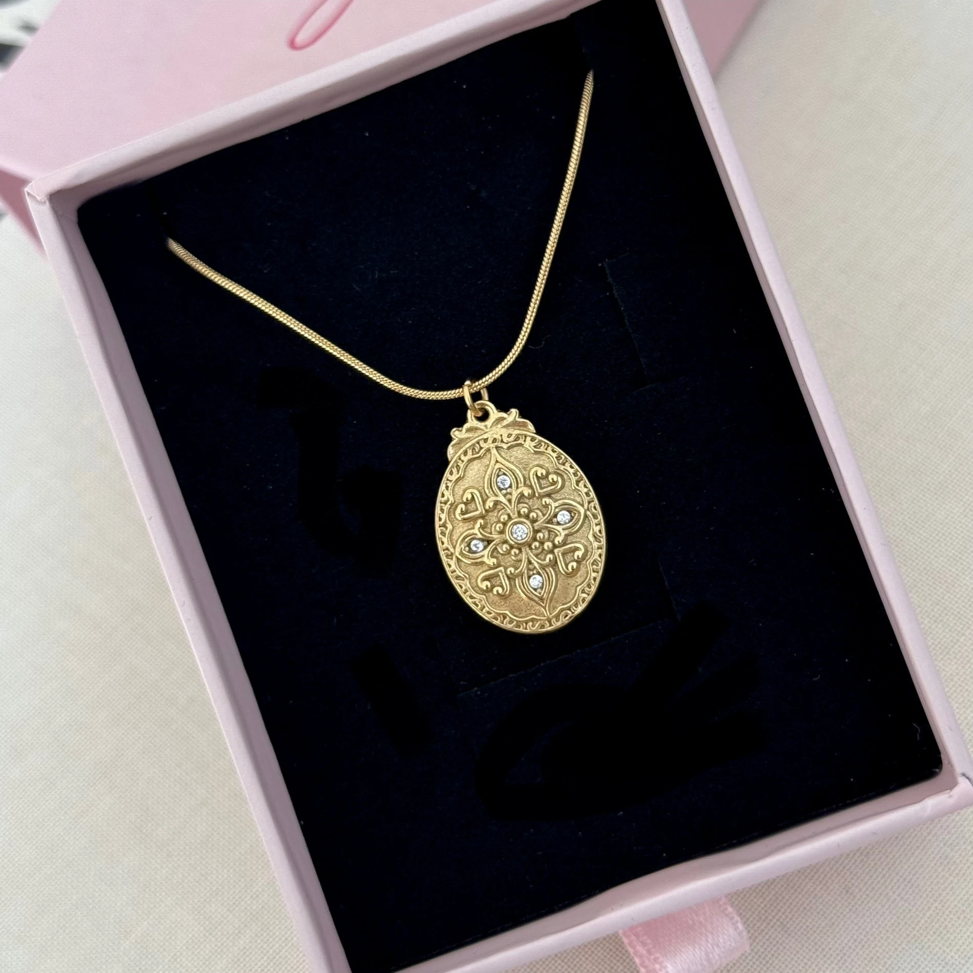 Çelik | Vintage motifli kolye 