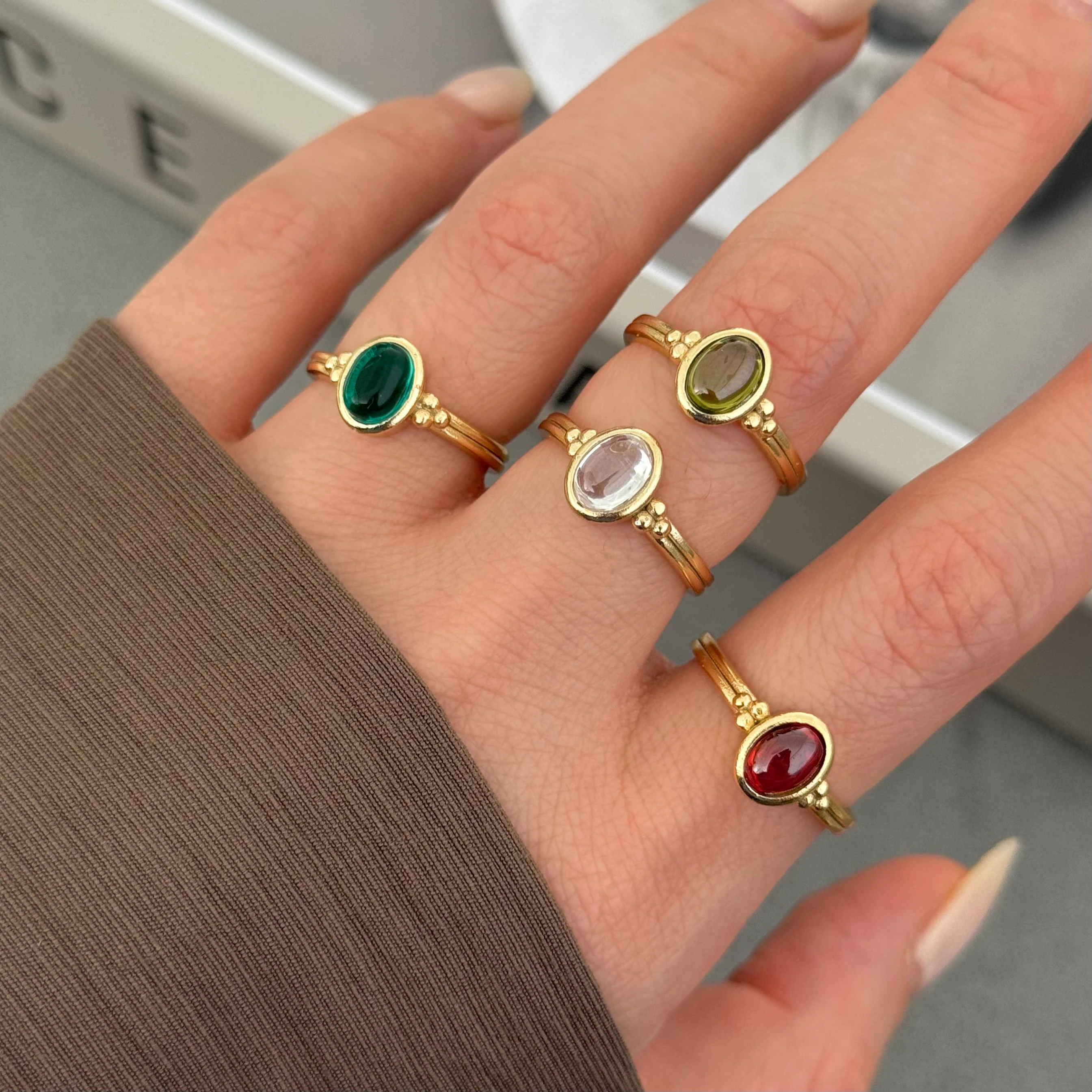 vintage pirinç kaplama oval taş yüzük 