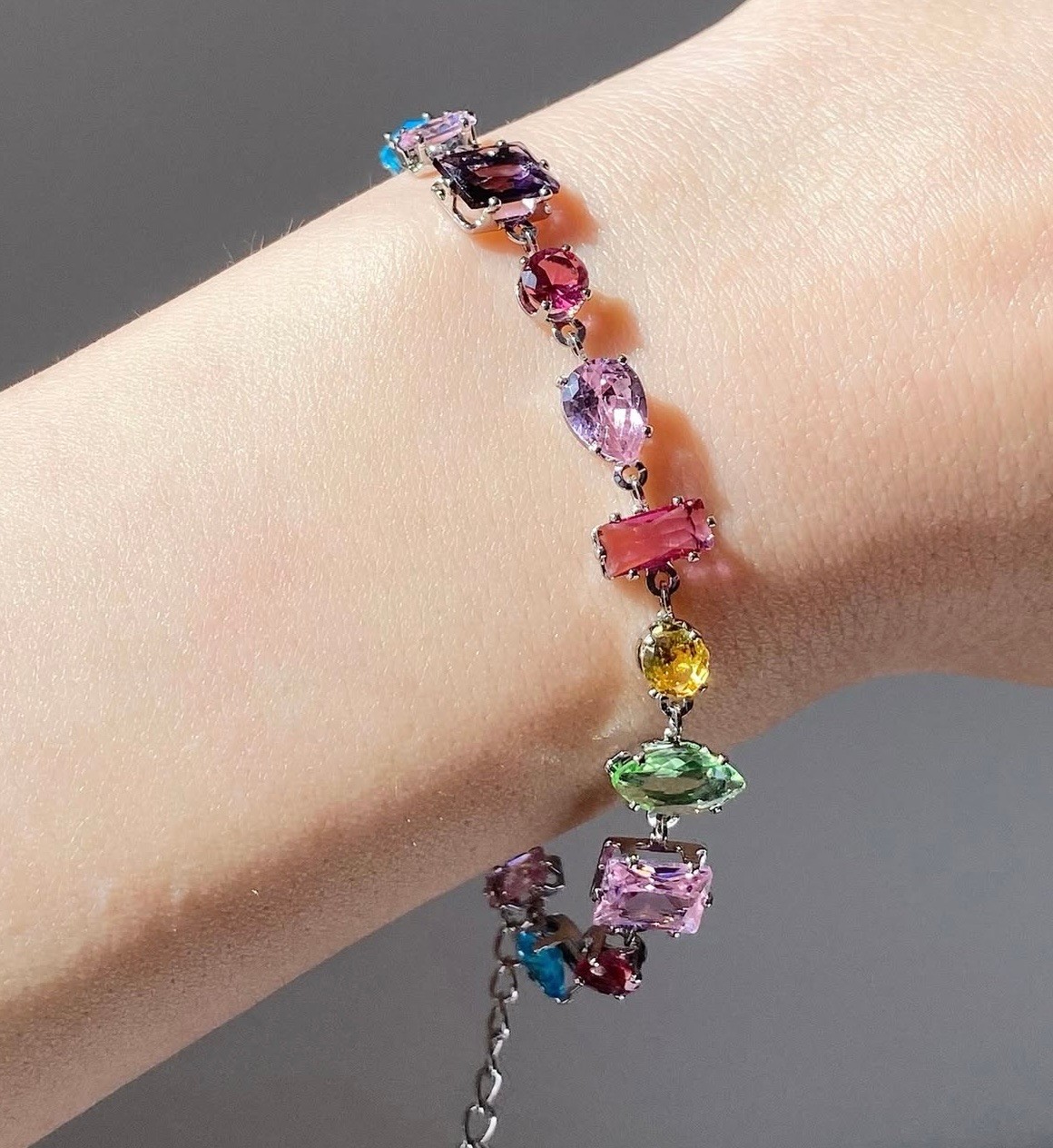 swarovski muadili renkli taşlı bileklik 
