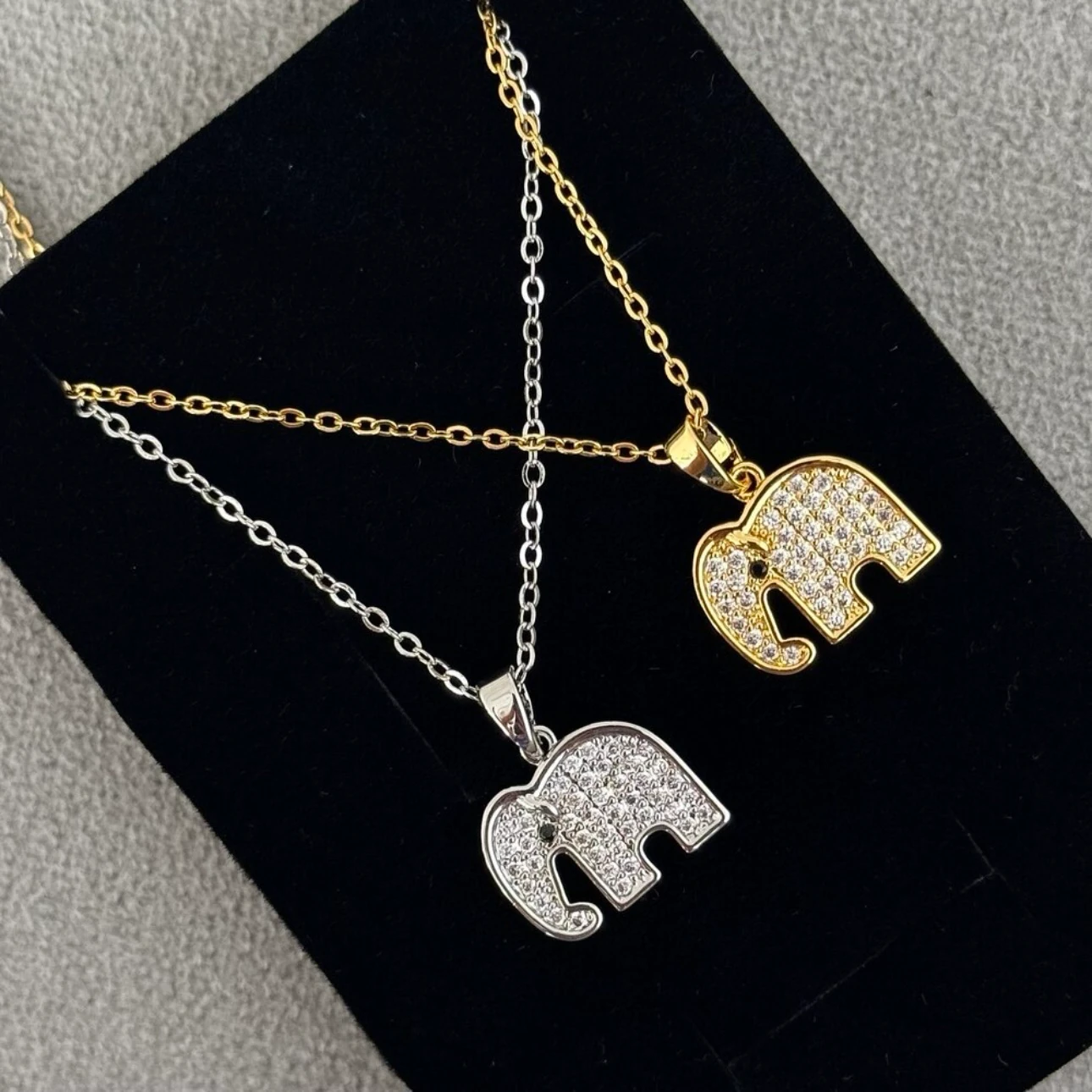 çelik taşlı fil kolye 