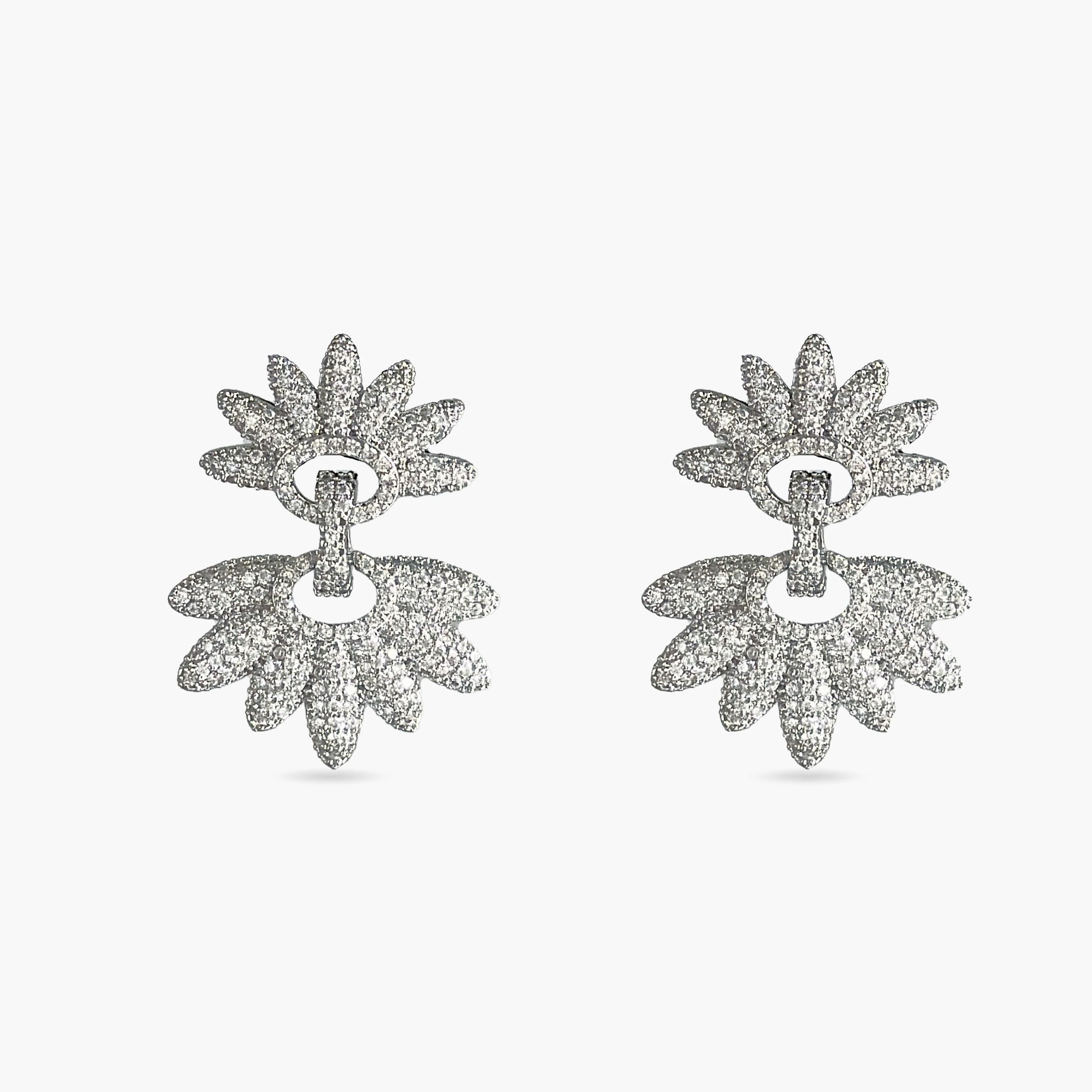 taşlı tasarım küpe 