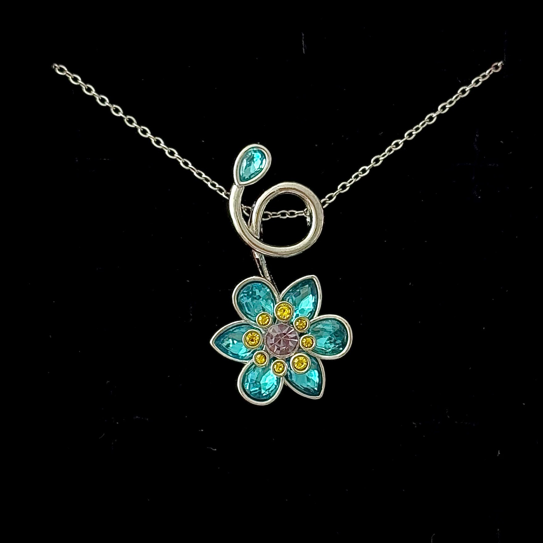 Çelik | Swarovski muadili silver mavi çiçek ldyllia kolye 