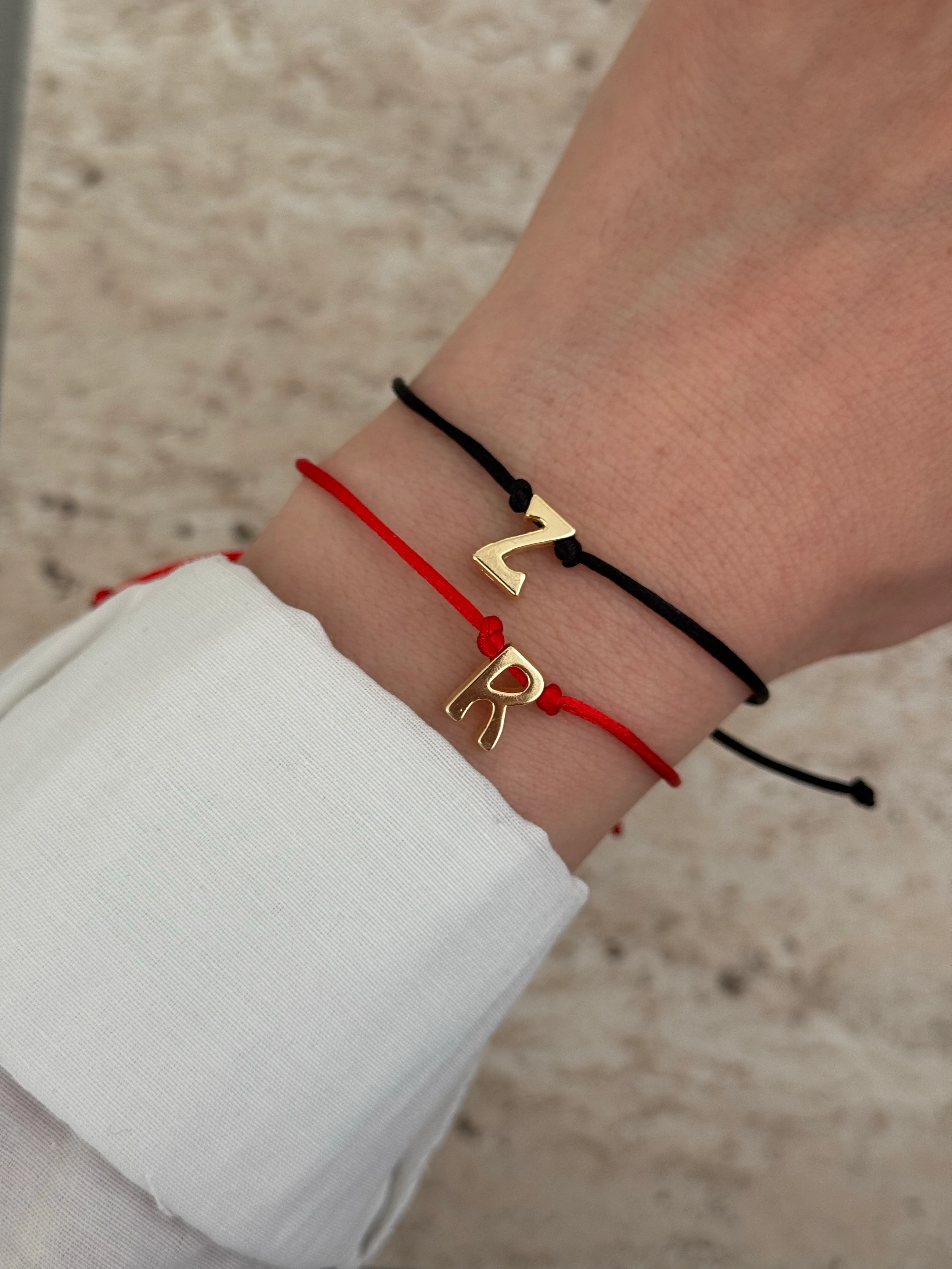kırmızı ip harf bileklik 