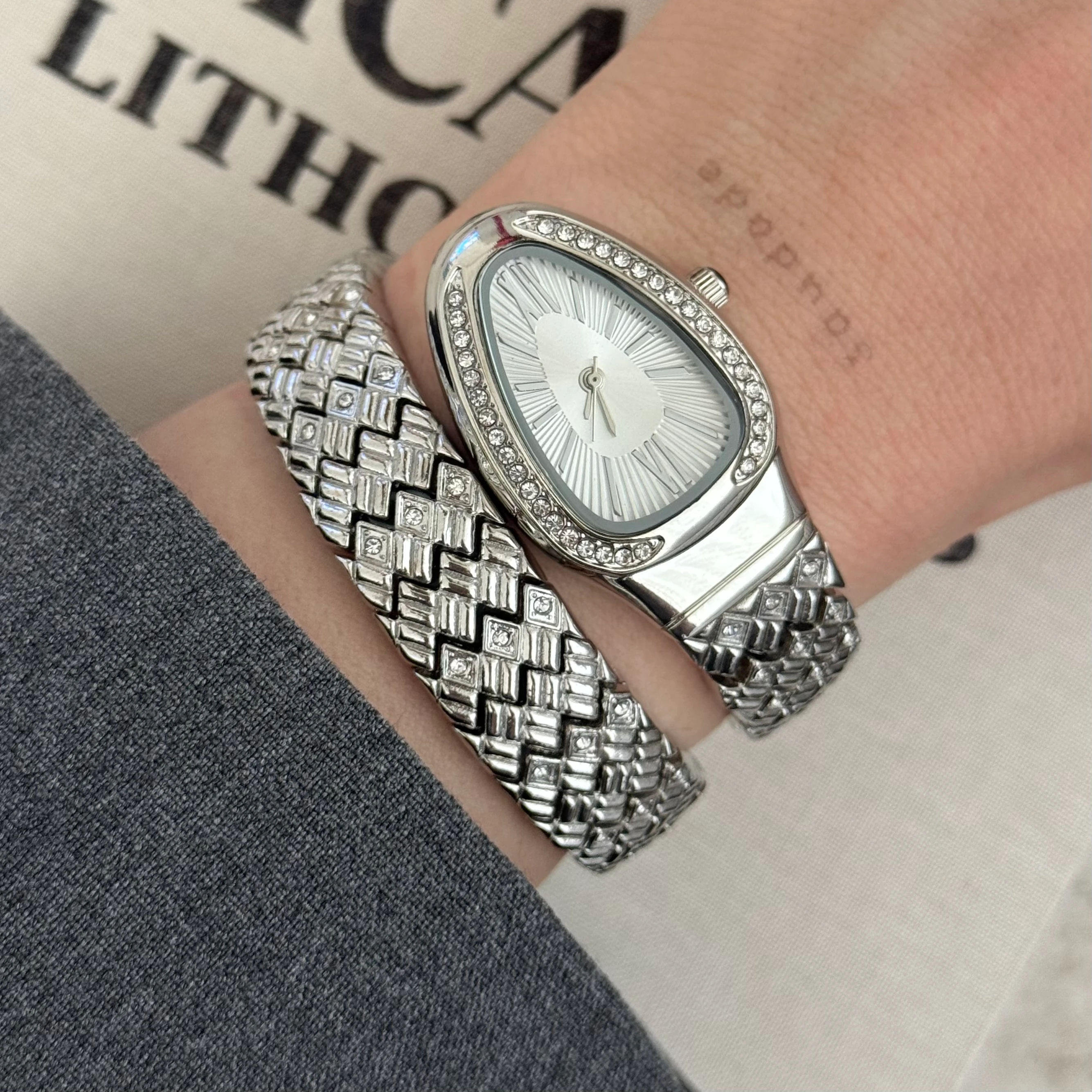 Taşlı Silver yılan dolama saat