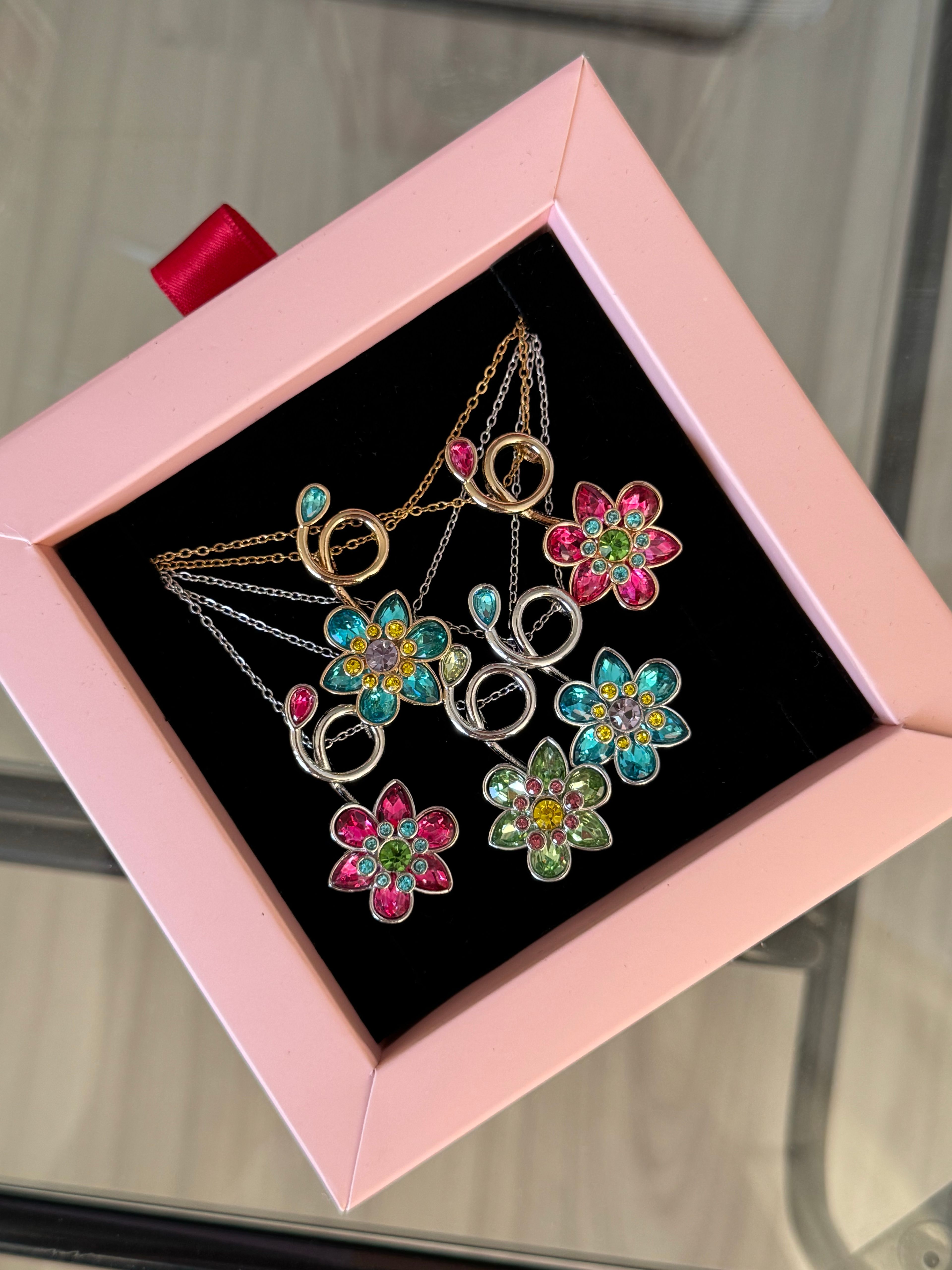 Çelik | Swarovski muadili silver yeşil çiçek ldyllia kolye 