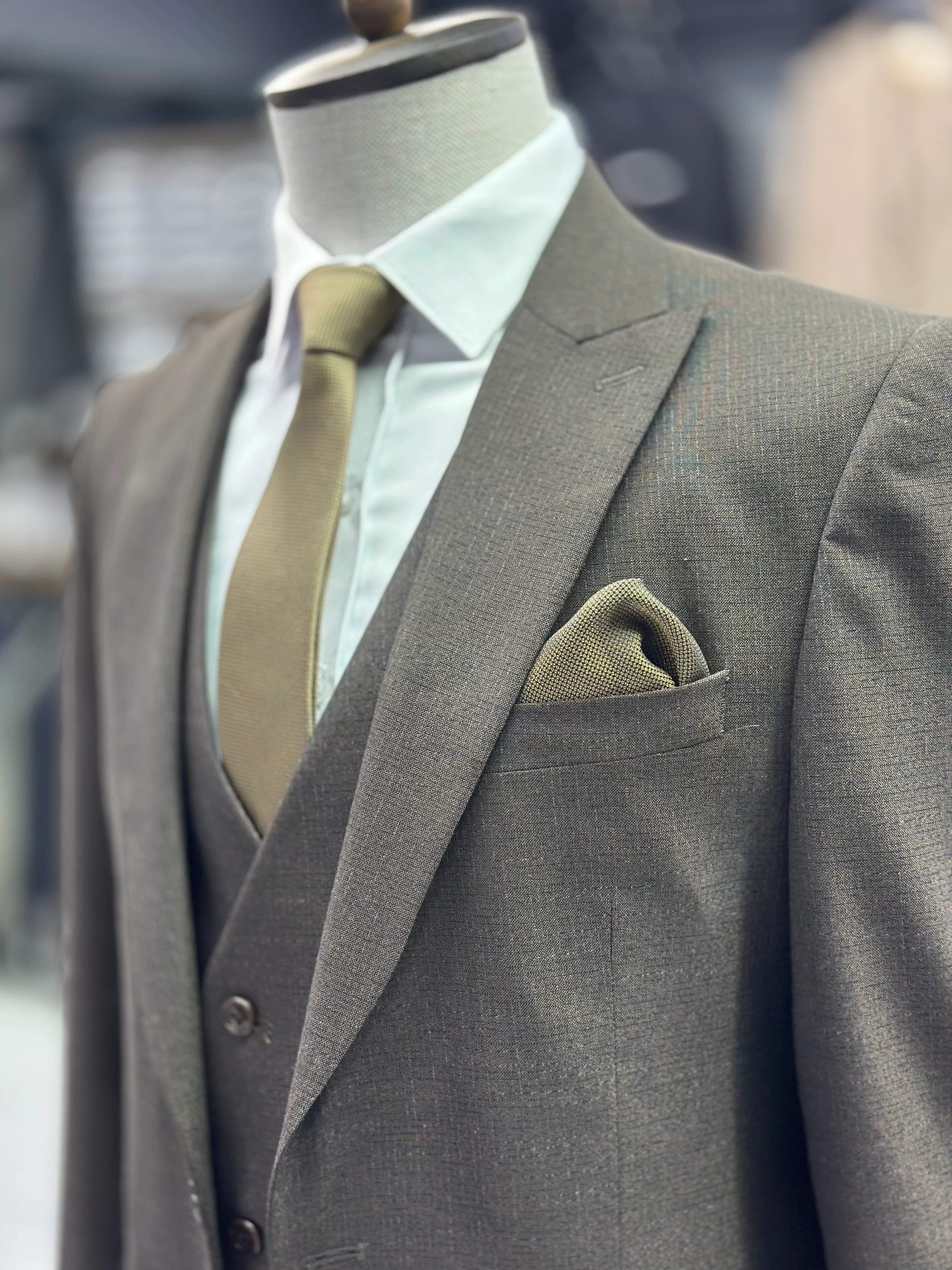 Desenli Yelekli Takım Elbise