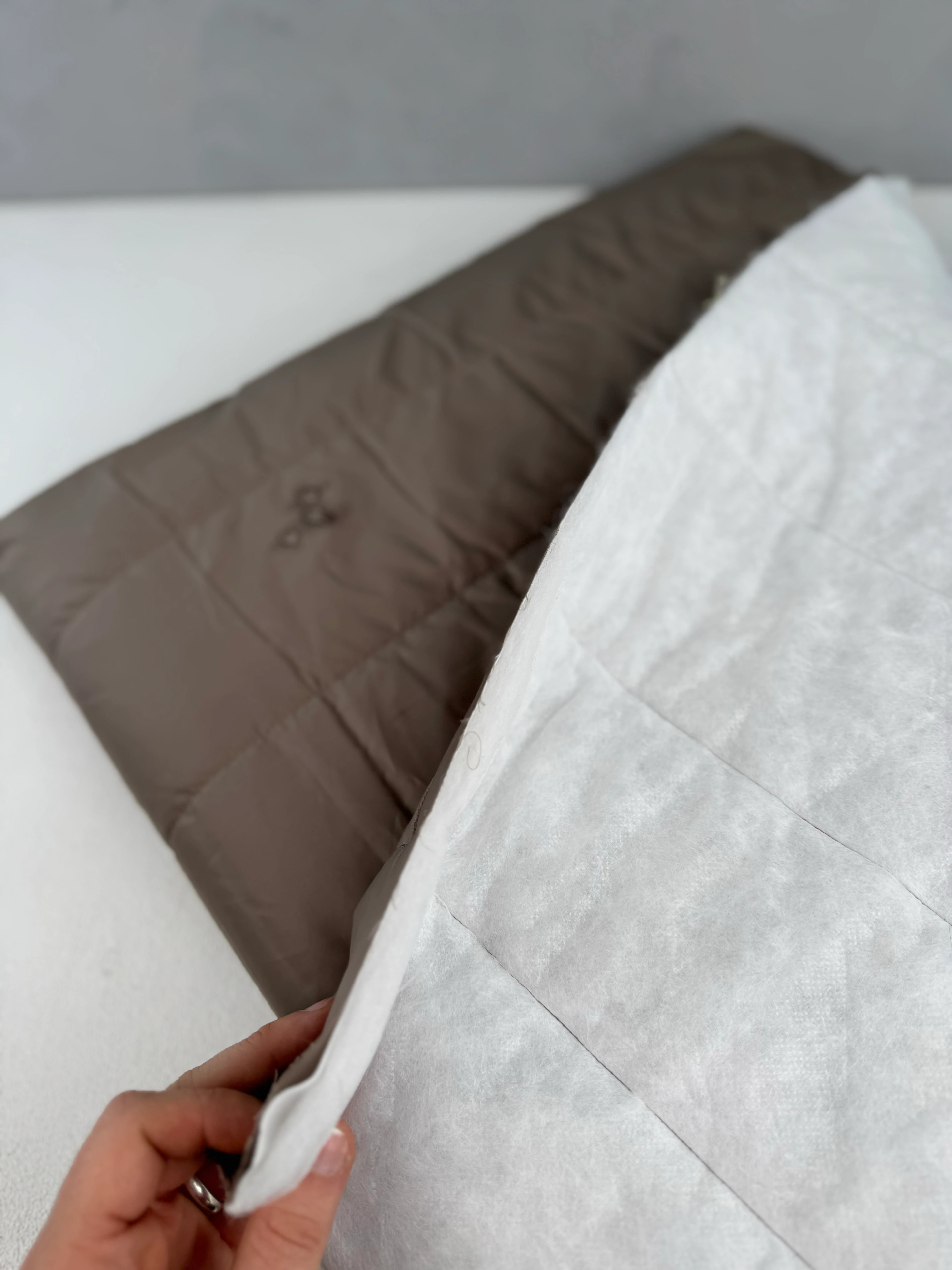 Kahve Çizgili Su Geçirmez Kapitone Kumaş