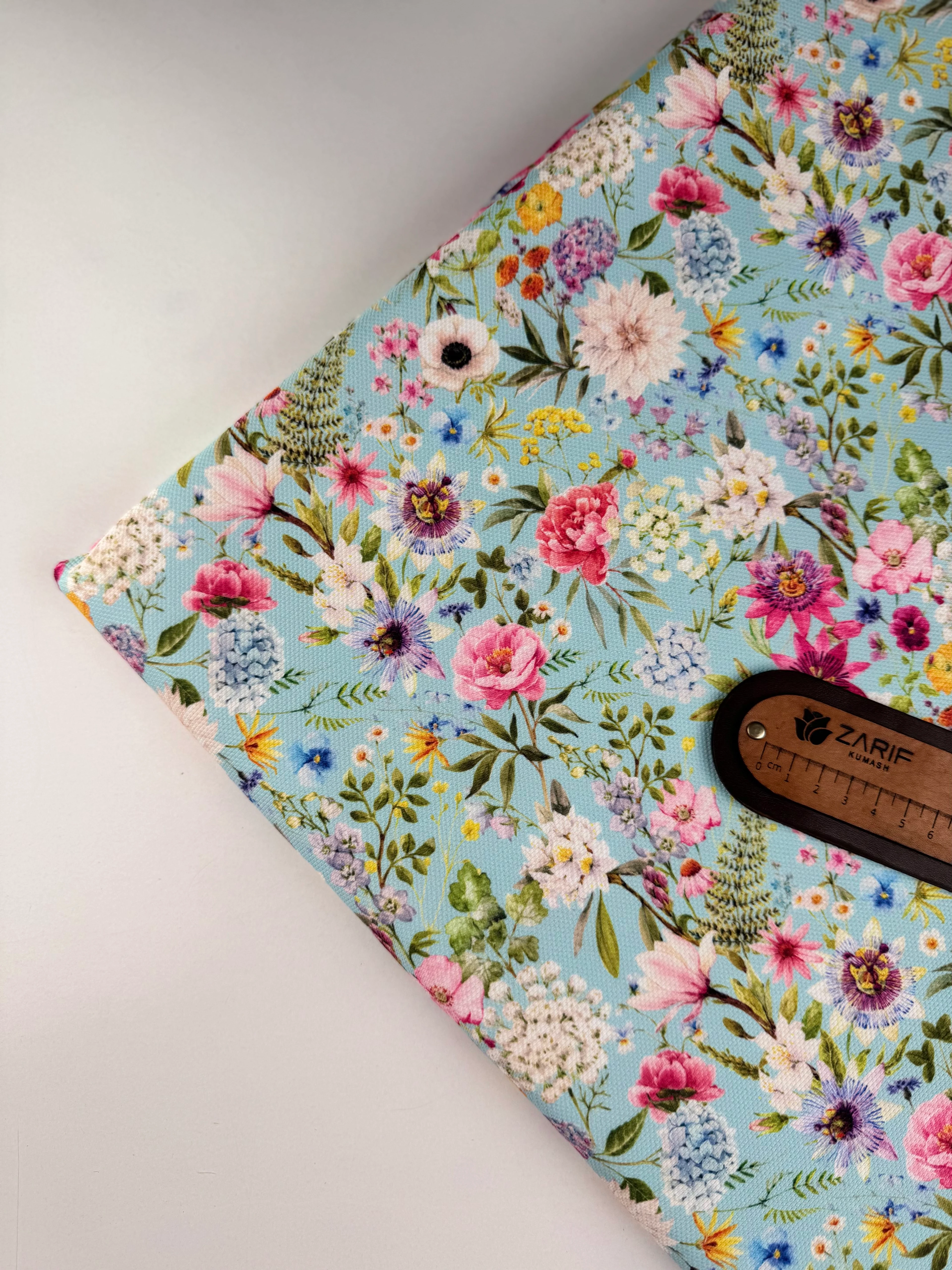 Çiçek Karnavalı Petek Duck Kumaş