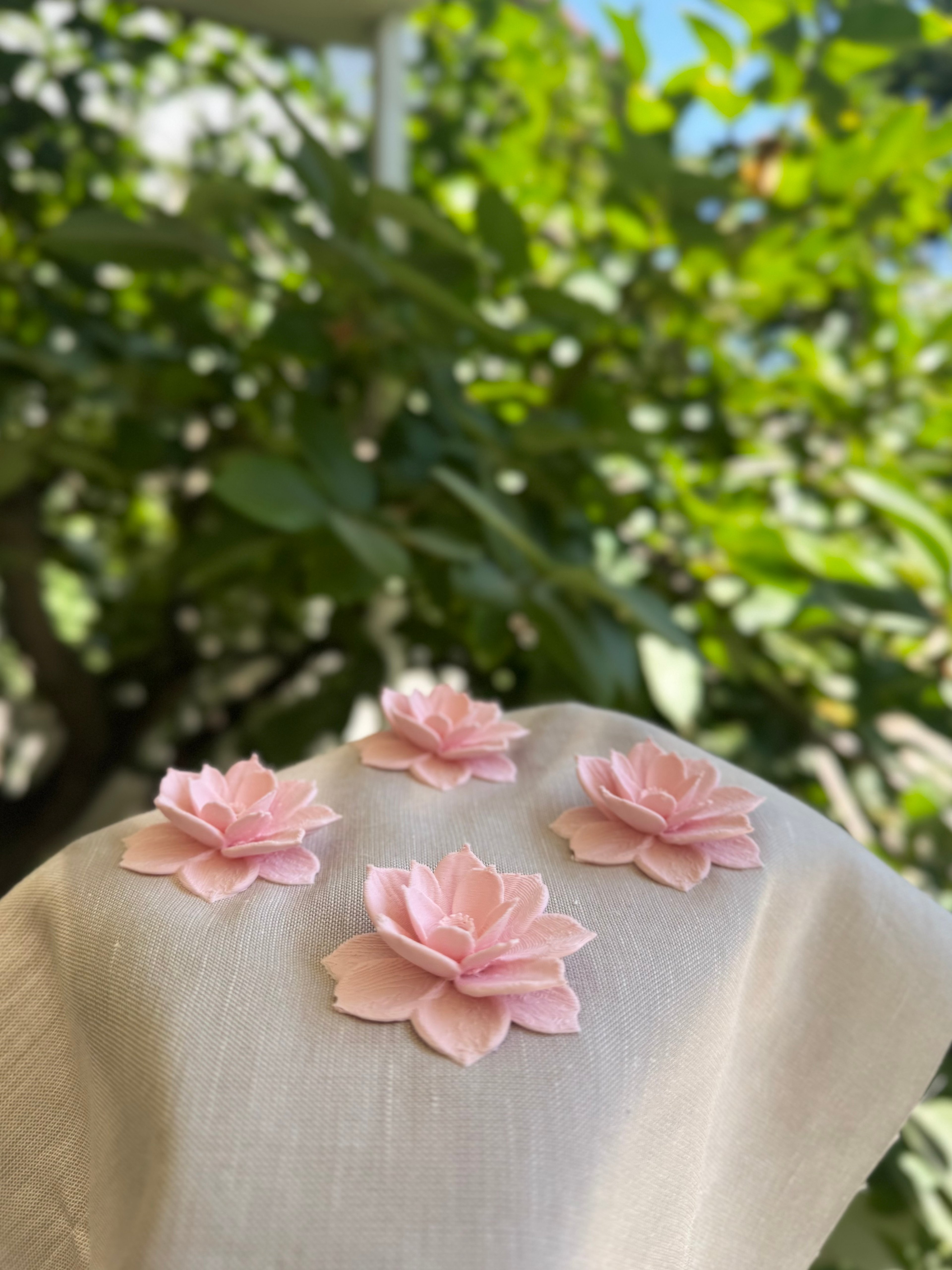 Toz Pembe Kamelya 3 Boyutlu İtalyan Keten Kumaş