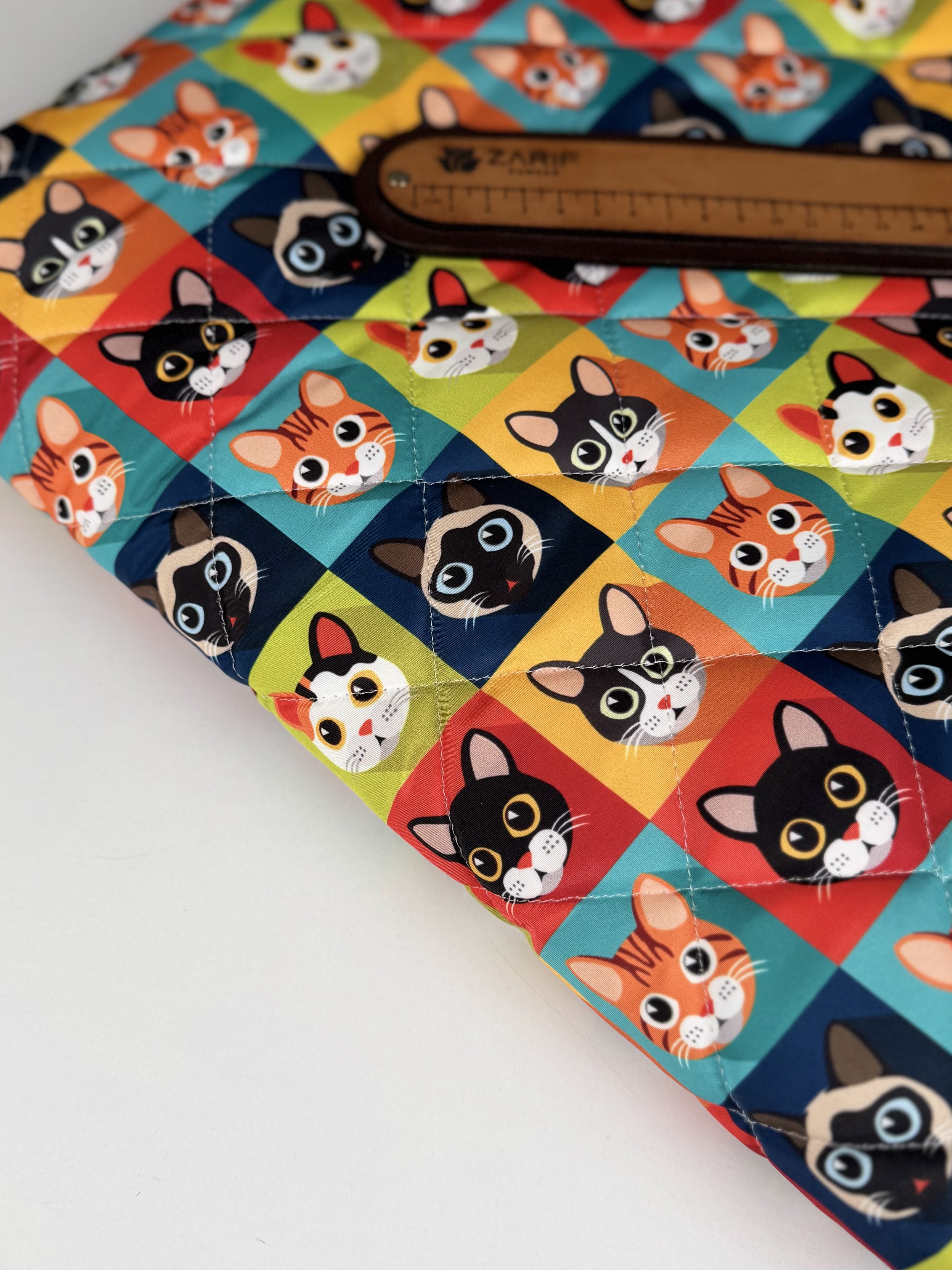 Kediler Su Geçirmez Kapitone Kumaş