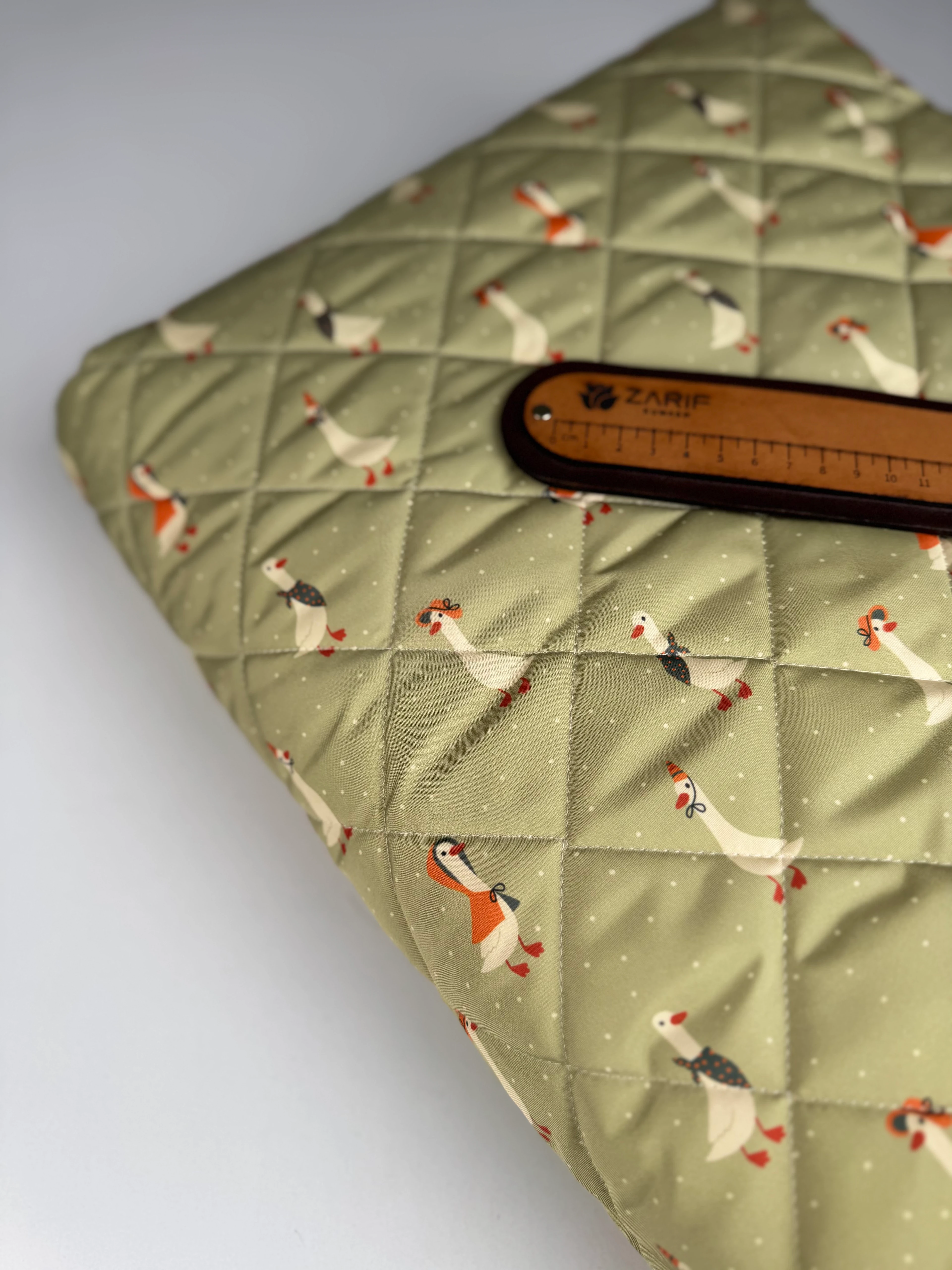 Kaz Hanımlar Su Geçirmez Kapitone Kumaş