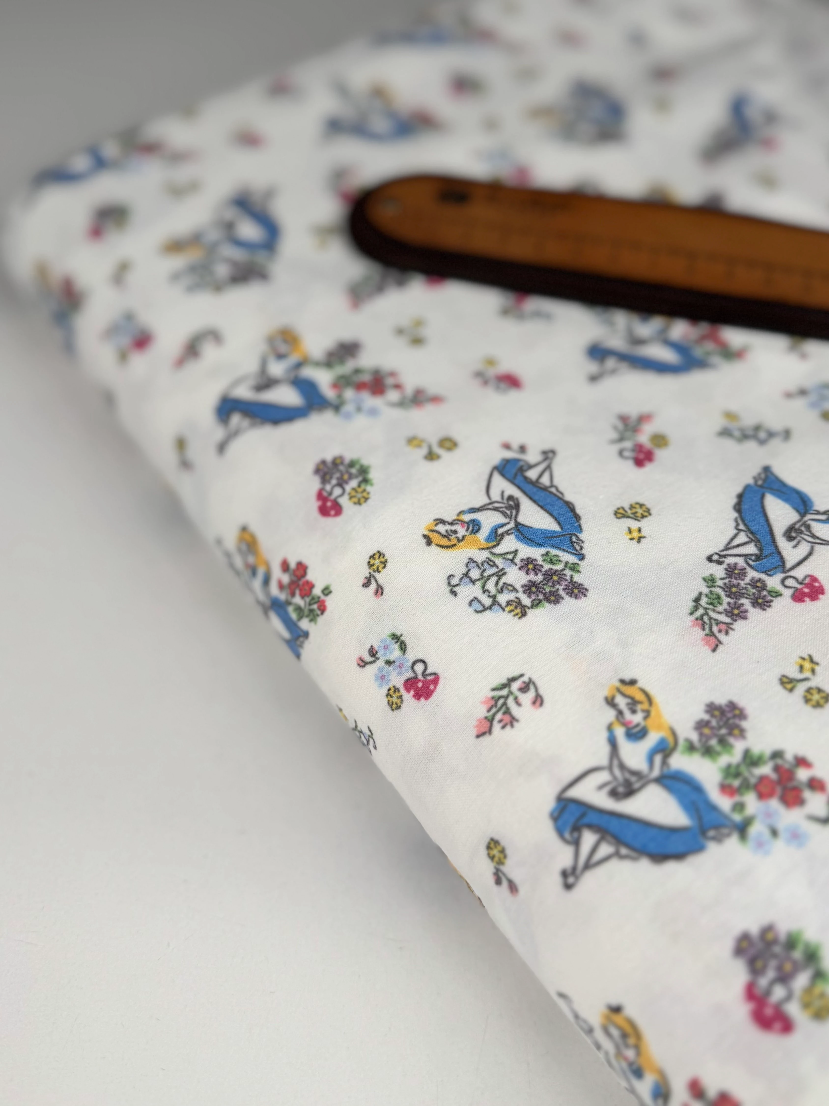 Alice Harikalar Diyarında Poplin Kumaş