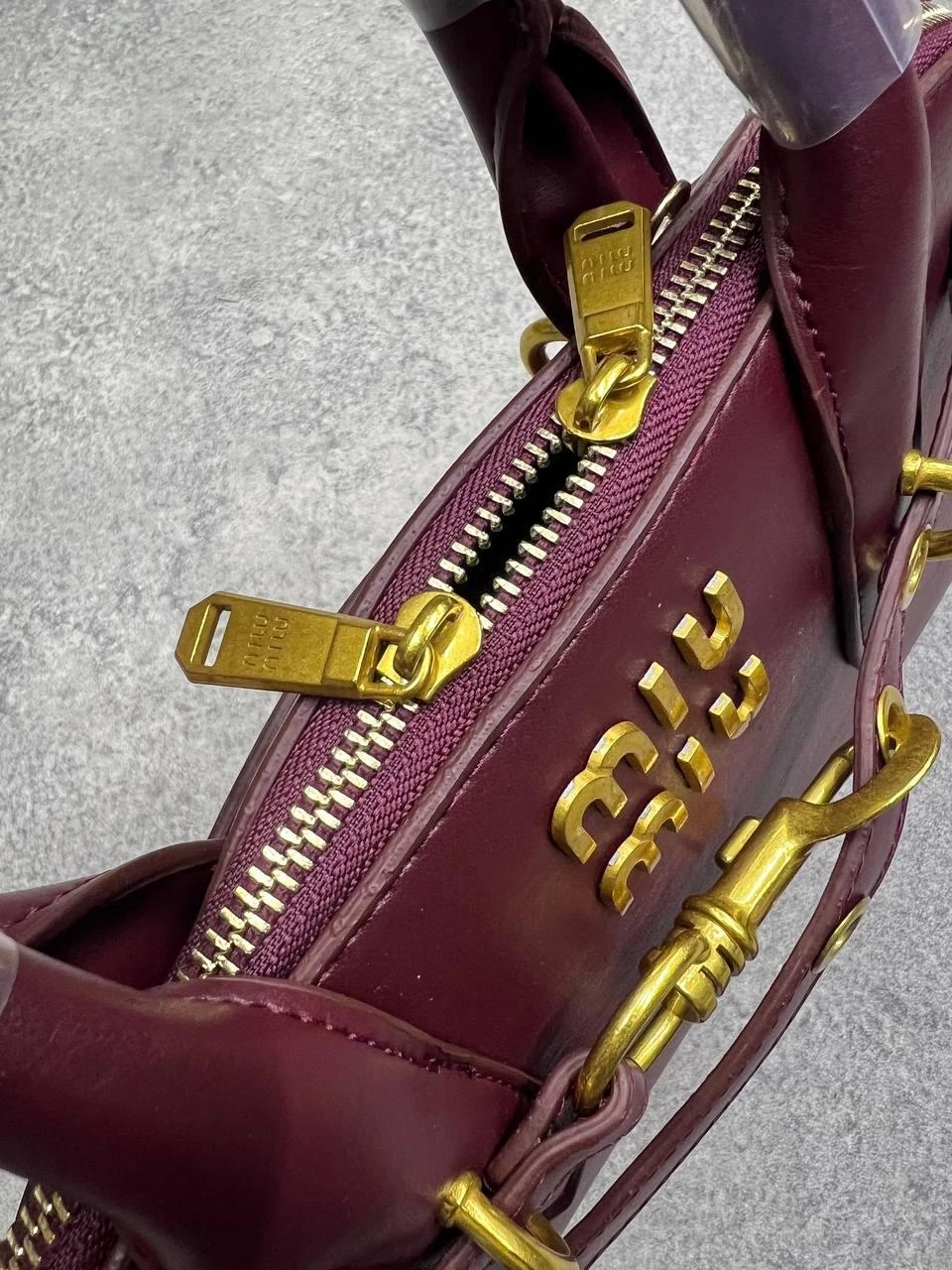 Miu Miu Aventure Bag - BORDO