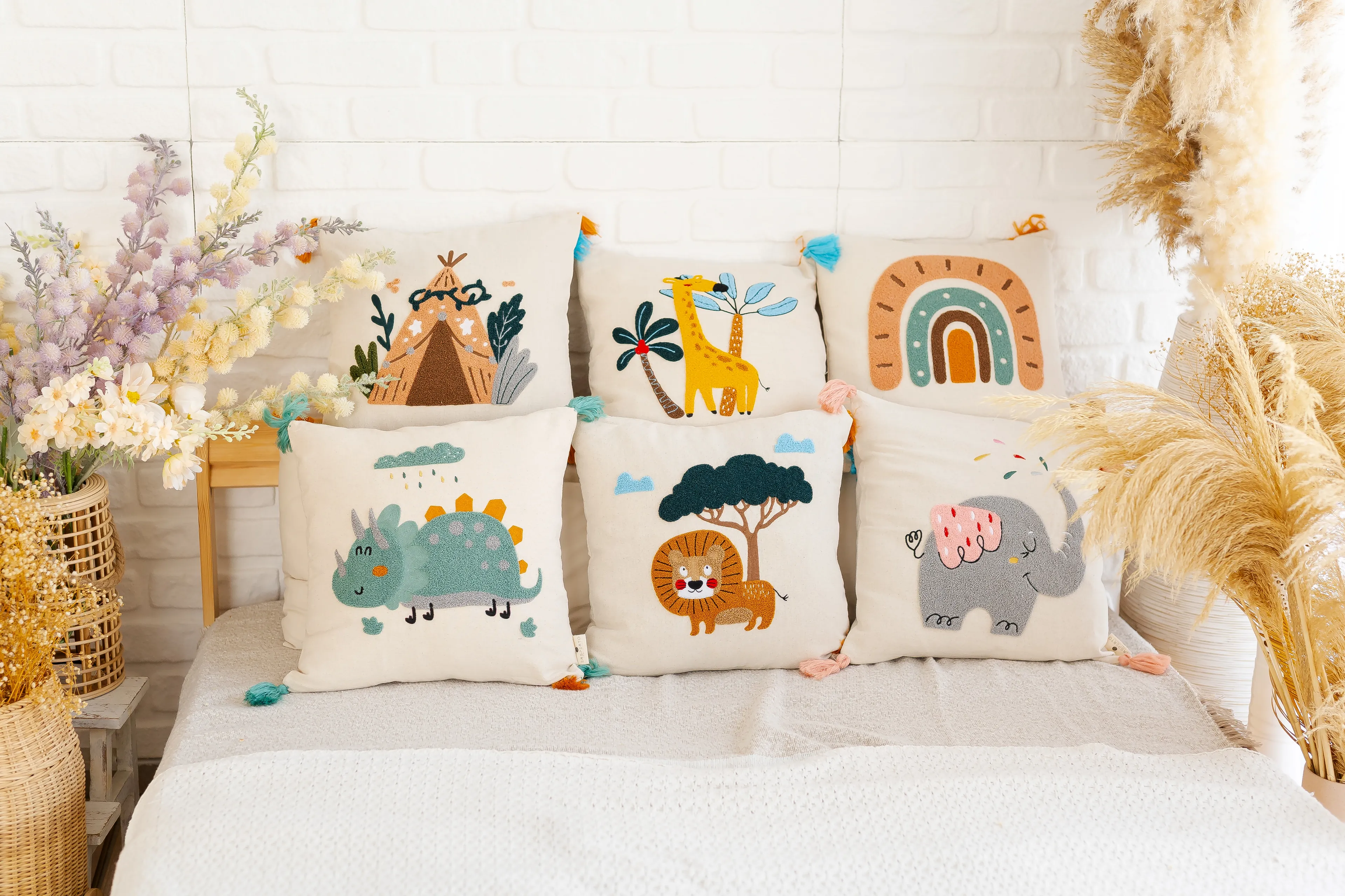 tinytrek El İşçiliği Fil2 Desen Punch Çocuk Kırlenti – Buldan Dokuması (43x43 cm)