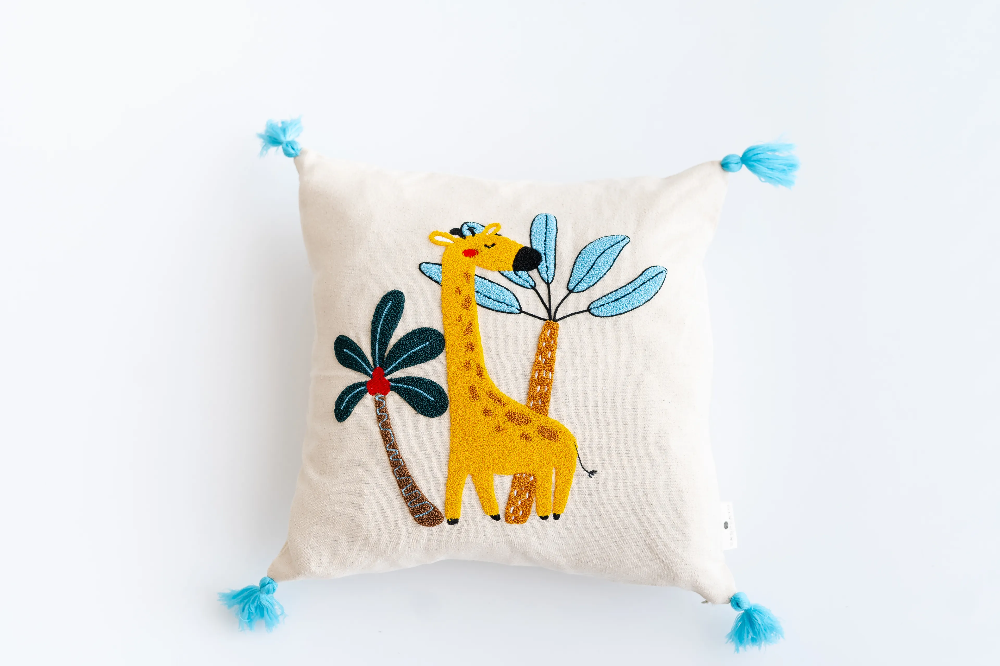 tinytrek El İşçiliği Zürafa Desen Punch Çocuk Kırlent – Buldan Dokuması (43x43 cm)