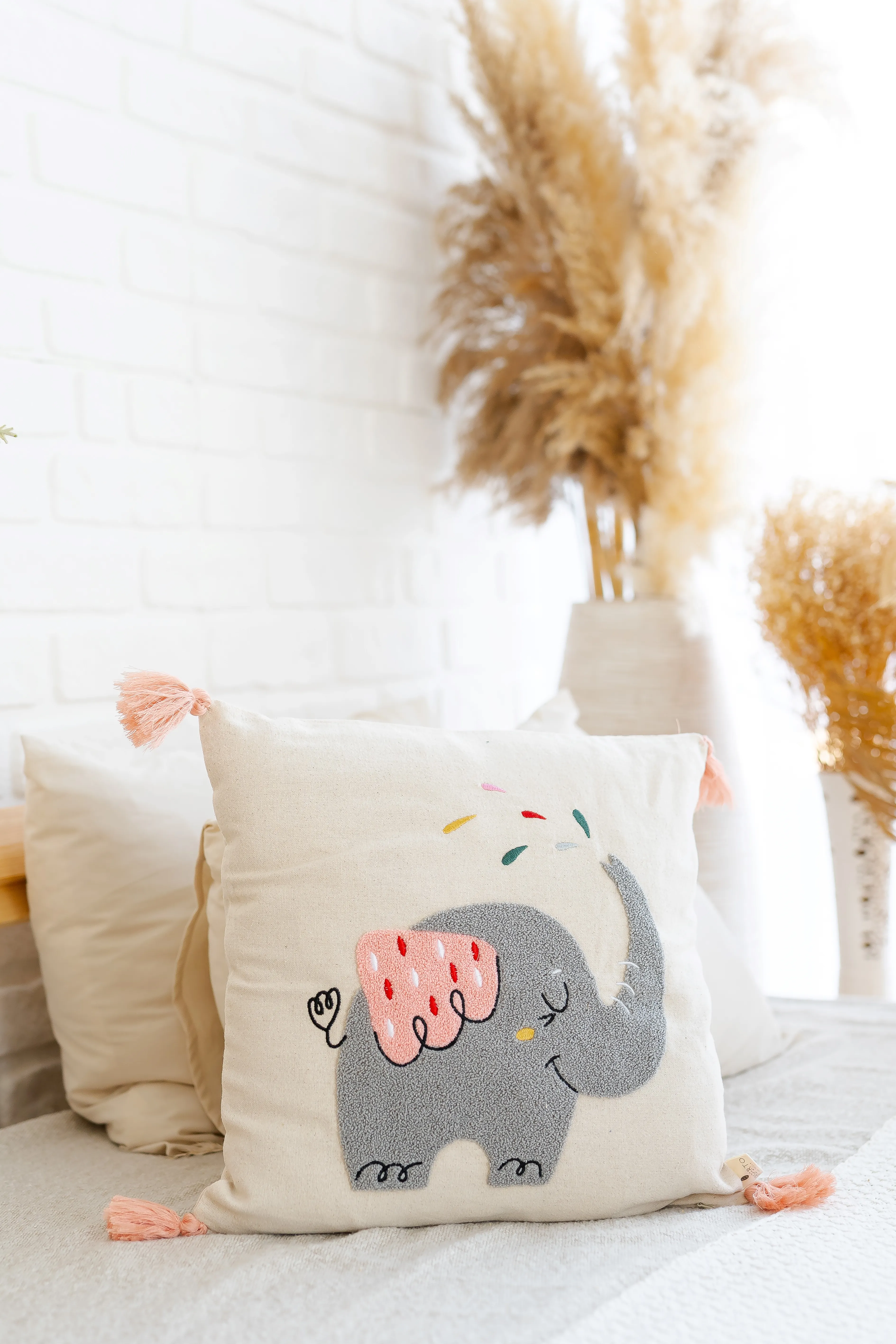 tinytrek El İşçiliği Fil2 Desen Punch Çocuk Kırlenti – Buldan Dokuması (43x43 cm)