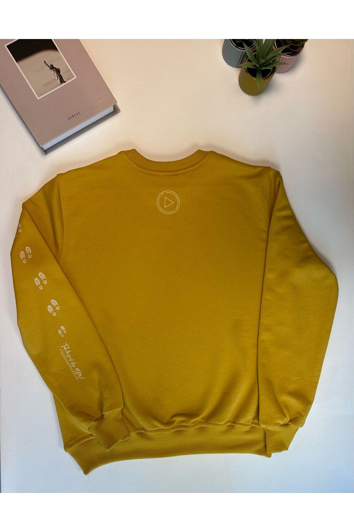 Hardal Sarısı %100 Pamuk Oversize Sweatshirt | “Small Steps Lead To Success” 