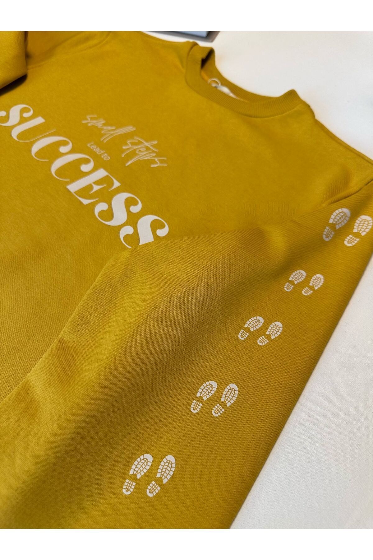 Hardal Sarısı %100 Pamuk Oversize Sweatshirt | “Small Steps Lead To Success” 