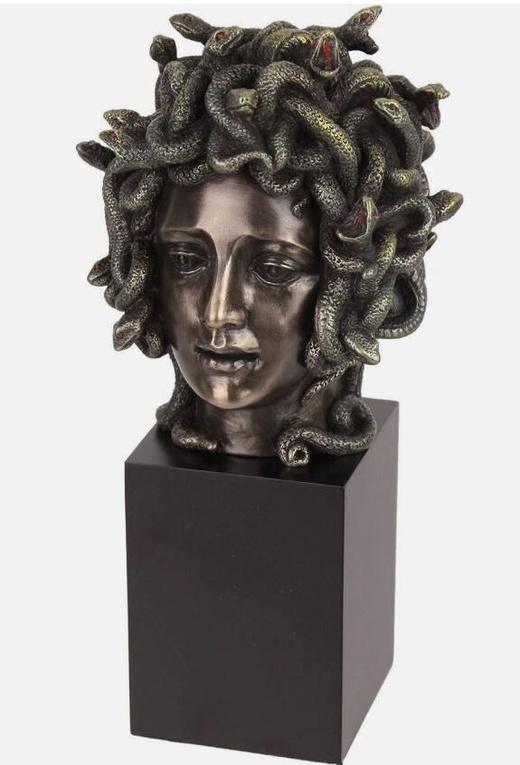 Yılanlı Güzel Medusa - 21 cm