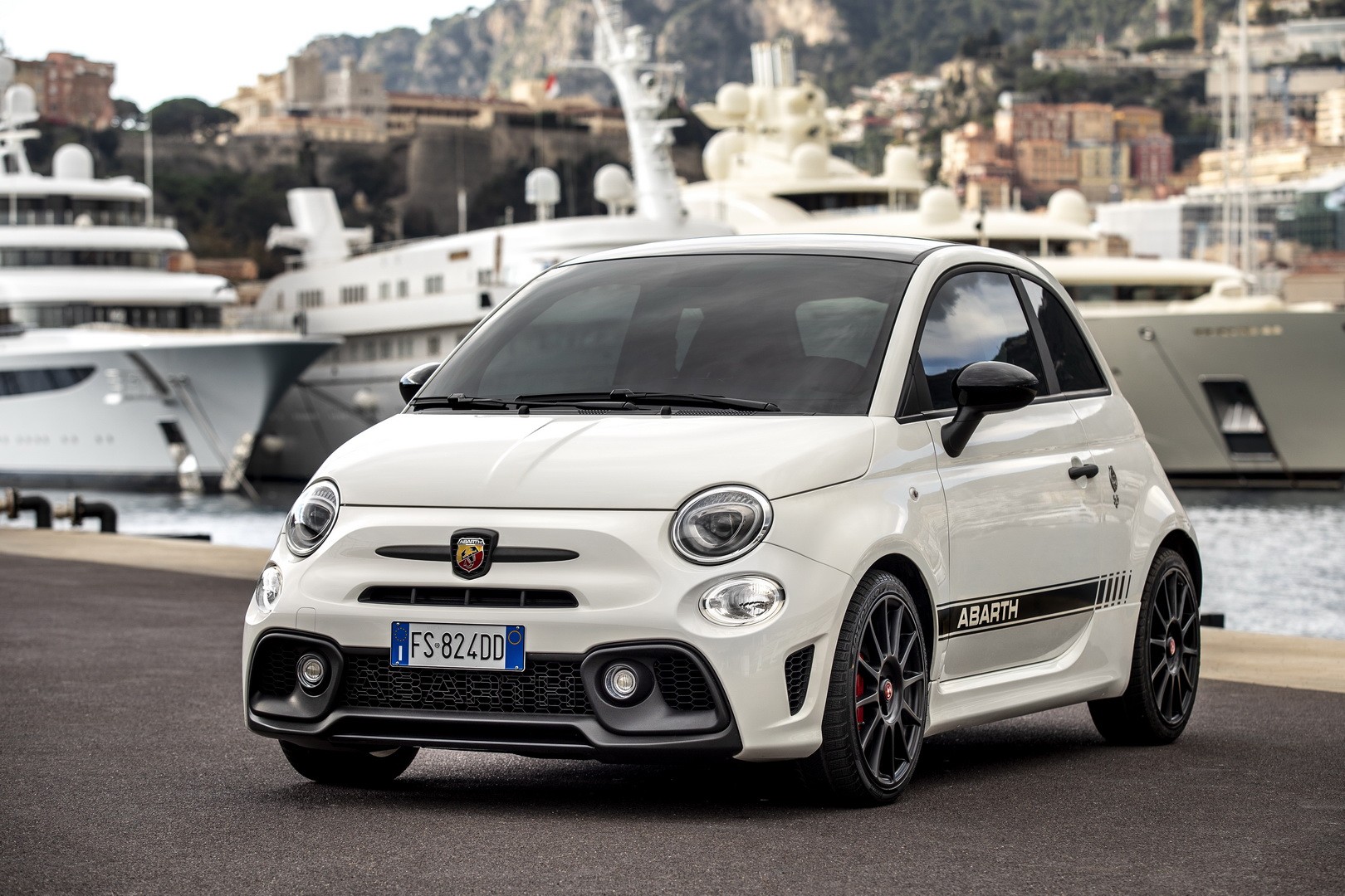 2022 Fiat F595 Abarth