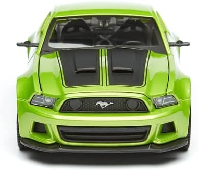 2014 Ford Mustang Street Racer - Ölçek : 1/24