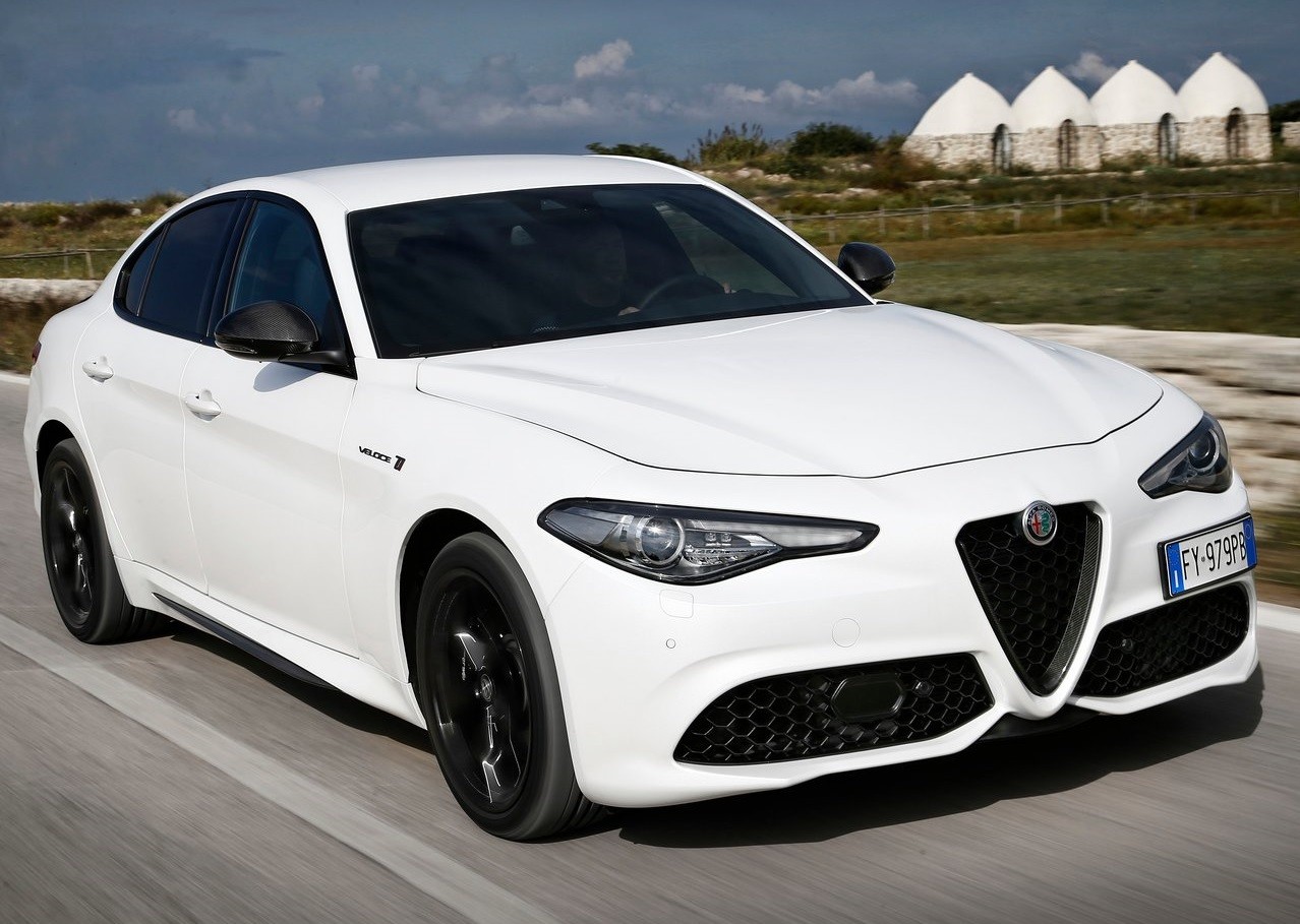 2022 Alfa Romeo Giulia GTA Blanco Trofeo