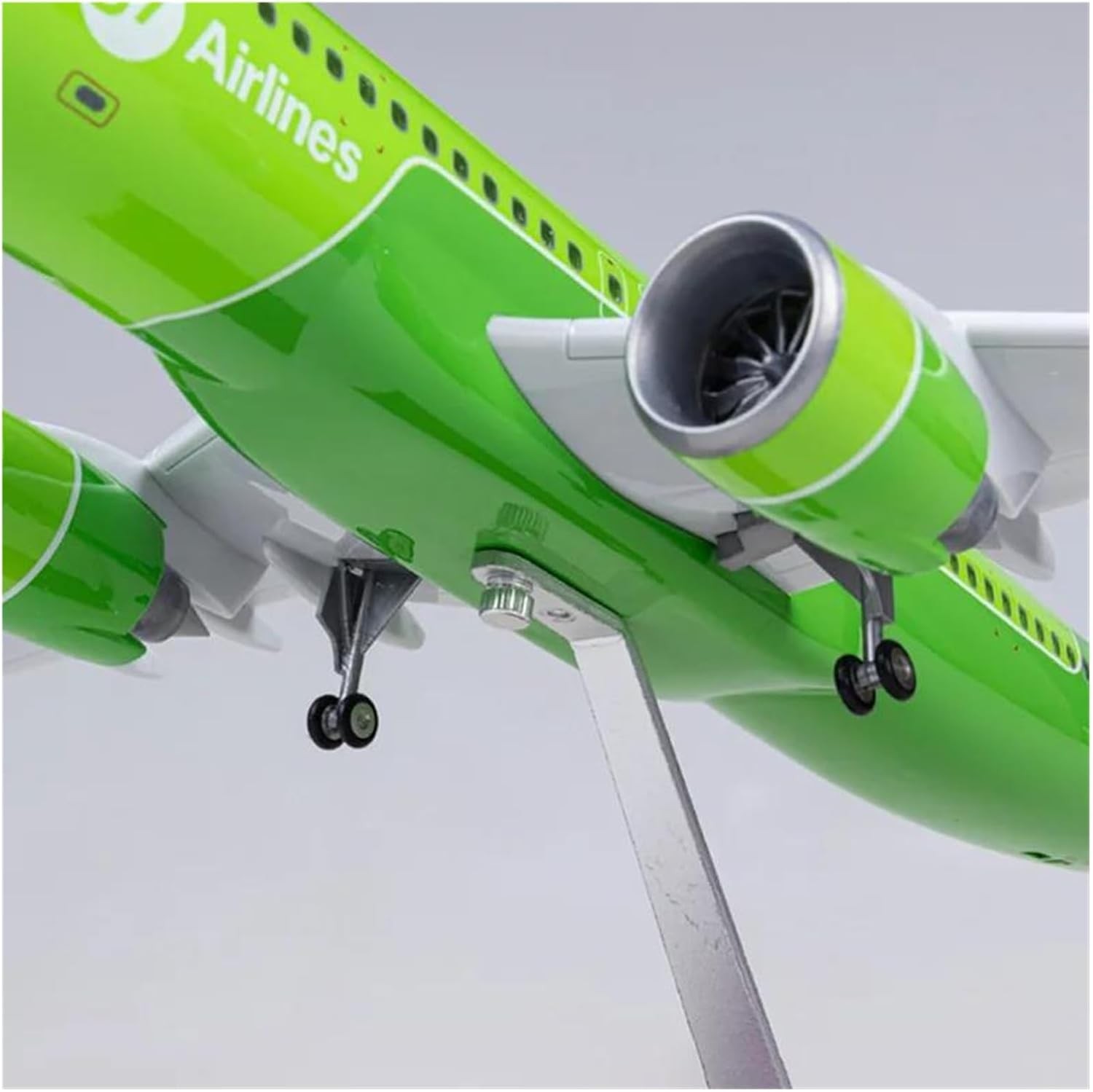 Siberia Airlines  A320 - 47 cm