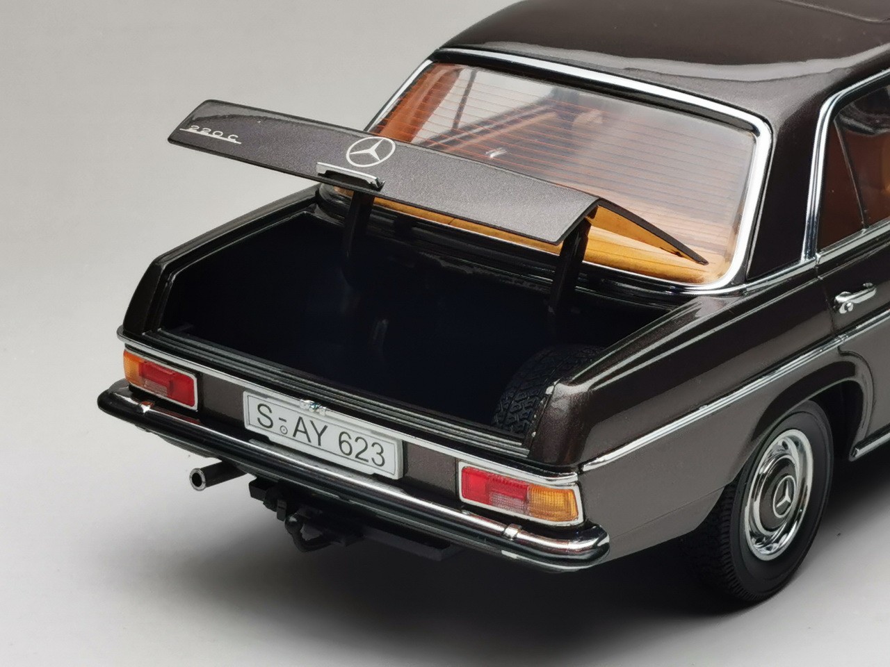 1967 Mercedes Benz 200D Strich 8 Limousine W114