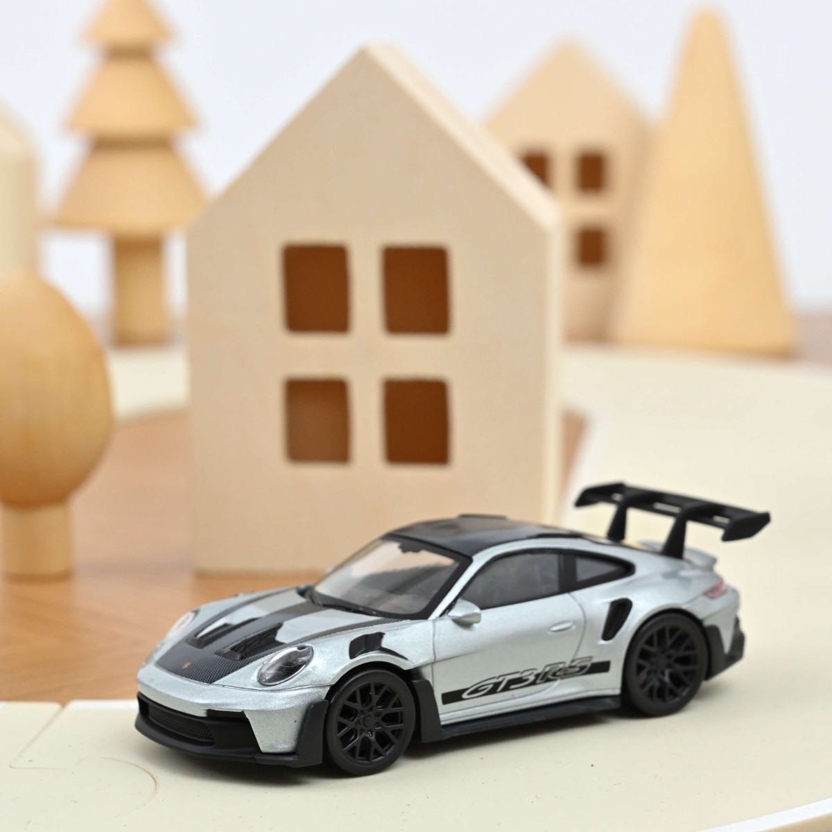 2022 Porsche 911 992 GT3 RS - Ölçek : 1/43