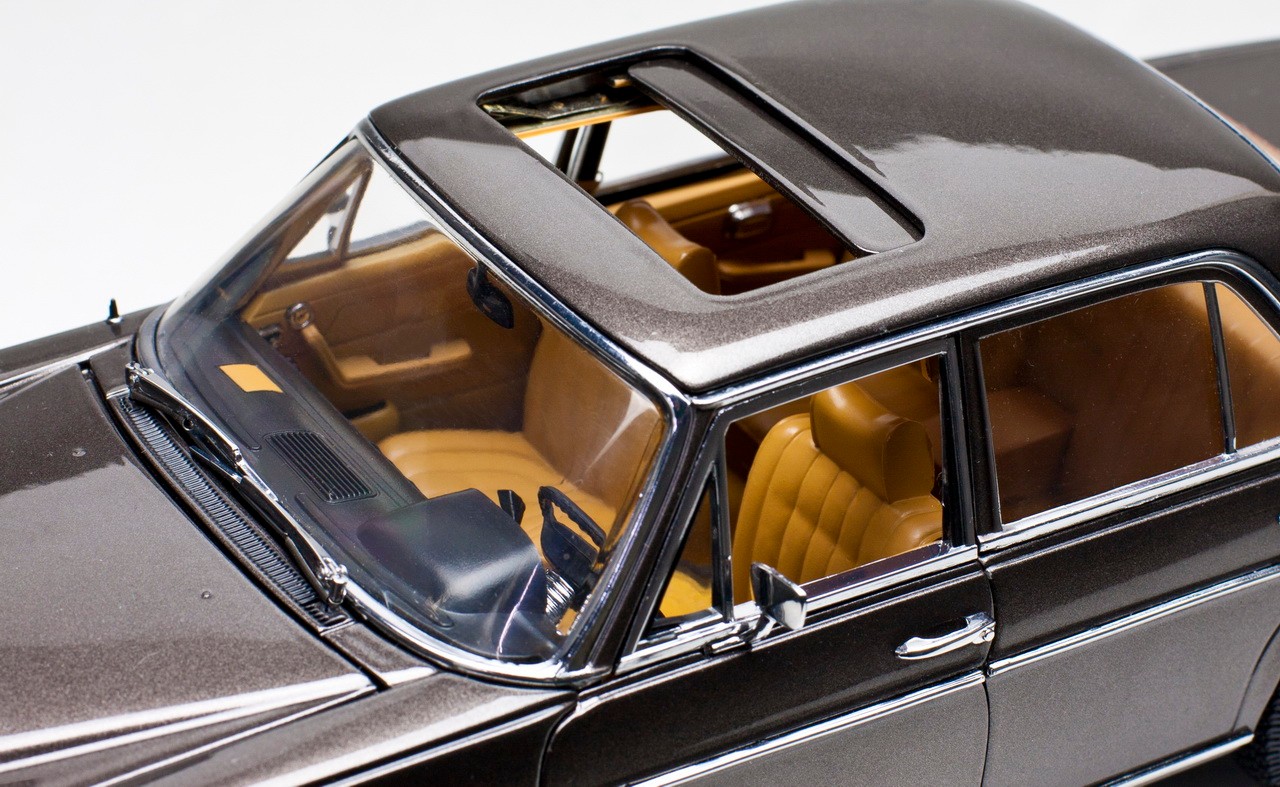 1967 Mercedes Benz 200D Strich 8 Limousine W114