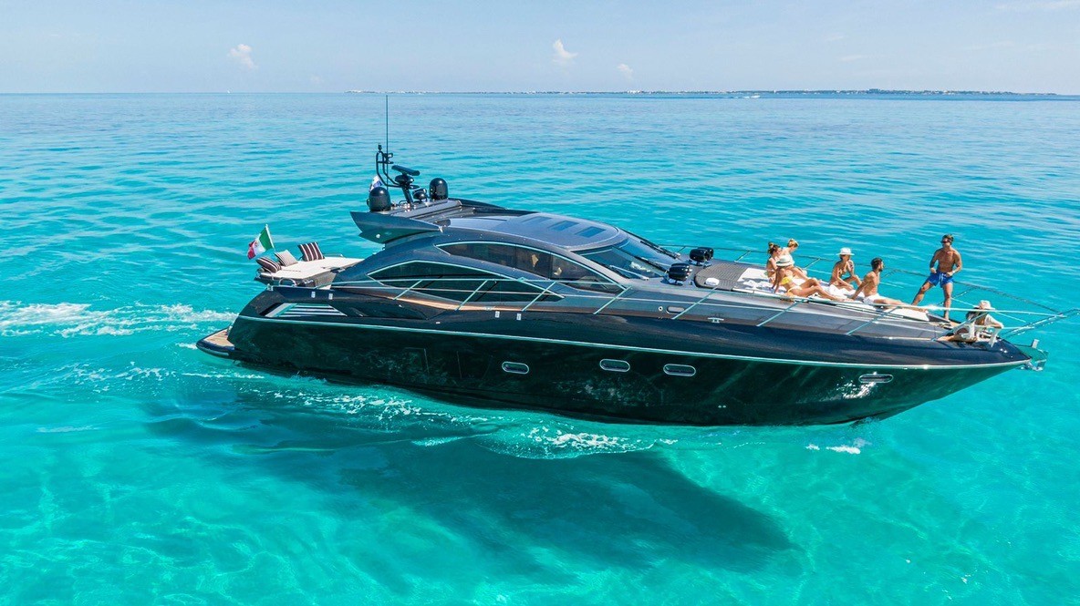 Sunseeker Predator 64 Black Motor Yat 91cm