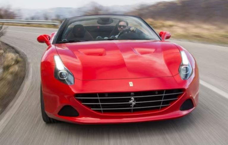 2015 Ferrari California T ( Closed Top )