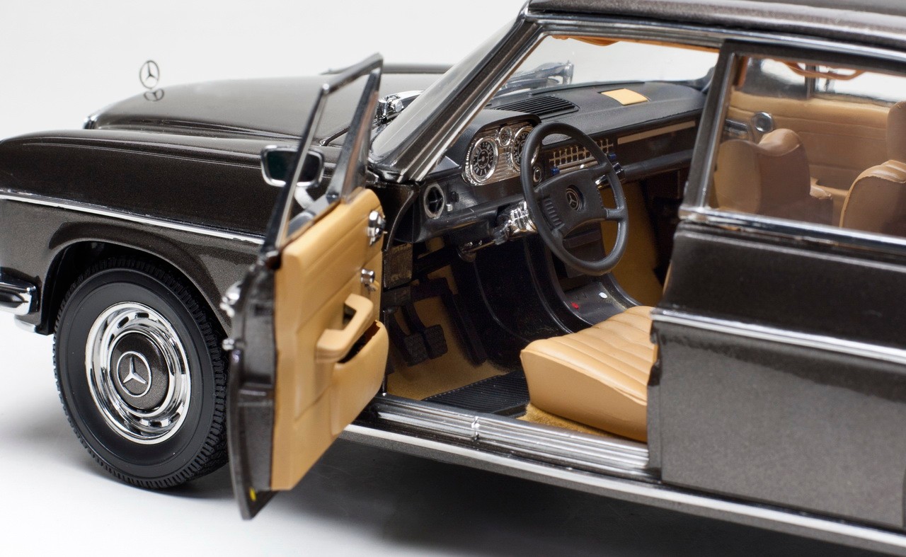 1967 Mercedes Benz 200D Strich 8 Limousine W114