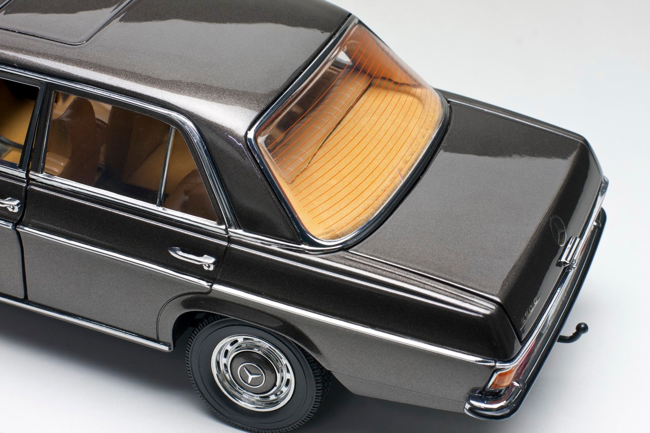 1967 Mercedes Benz 200D Strich 8 Limousine W114