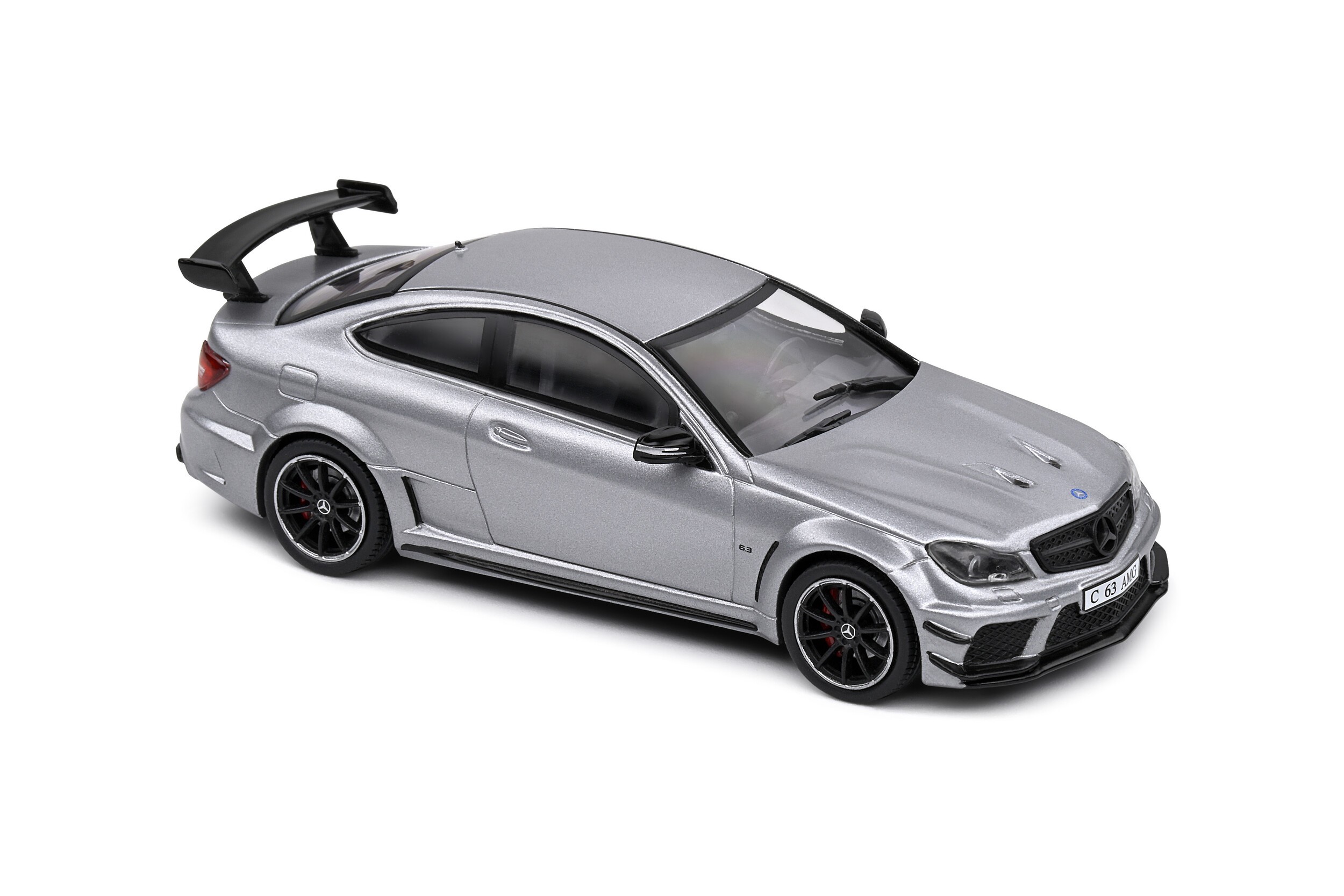 2011 Mercedes Ben C63 AMG - Ölçek : 1/43