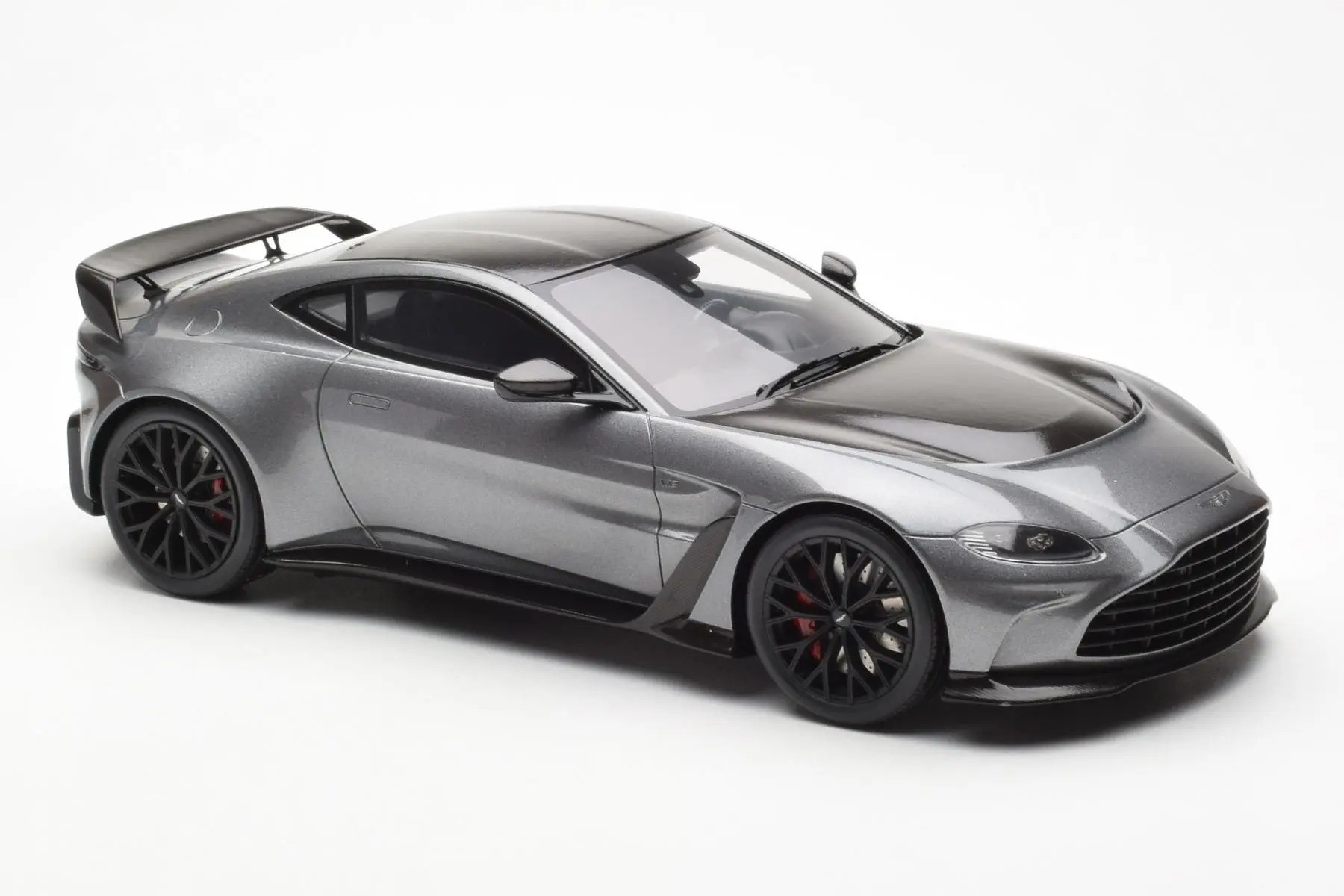 2023 Aston Martin V12 Vantage 