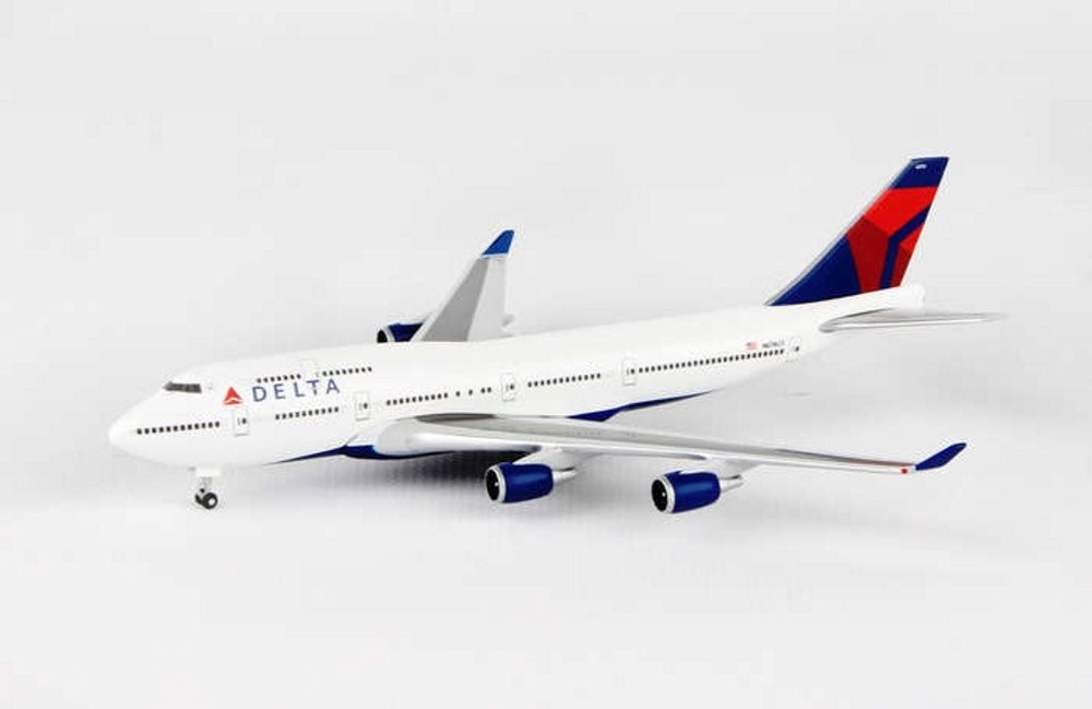 Delta Airlines Boeing B747-400 - 47 cm