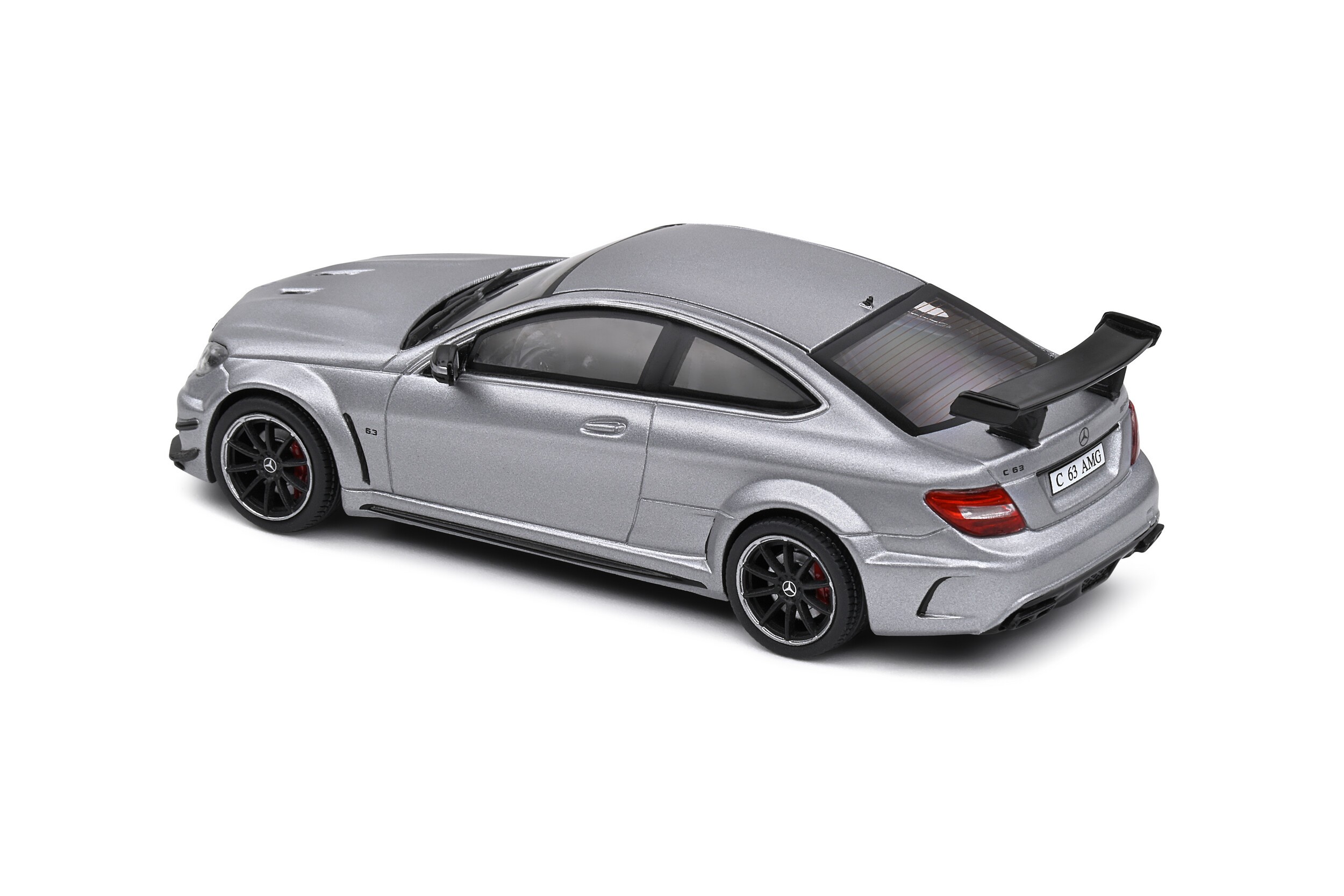 2011 Mercedes Ben C63 AMG - Ölçek : 1/43