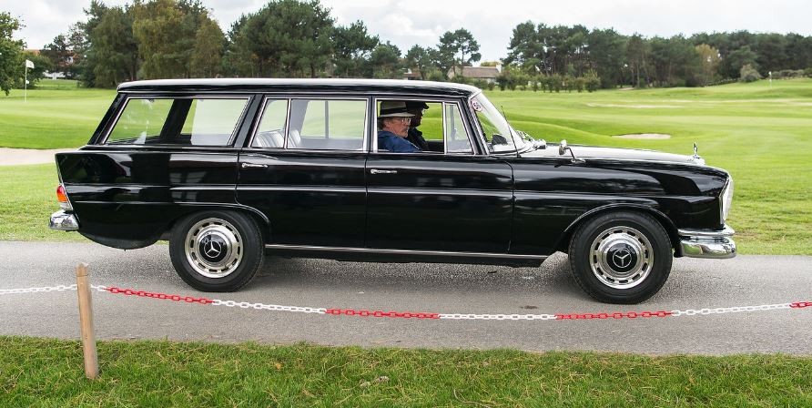 1966 Mercedes Benz 200 Universal W110 BII 