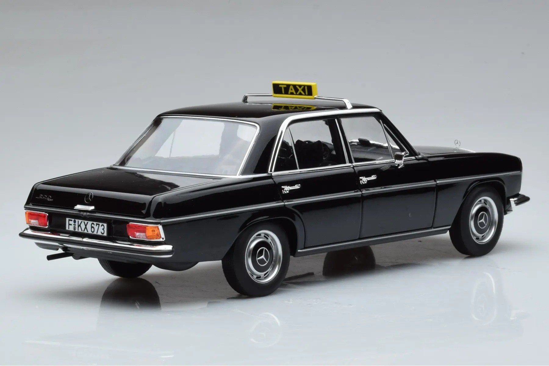 1968 Mercedes Benz 200 Taxi W115