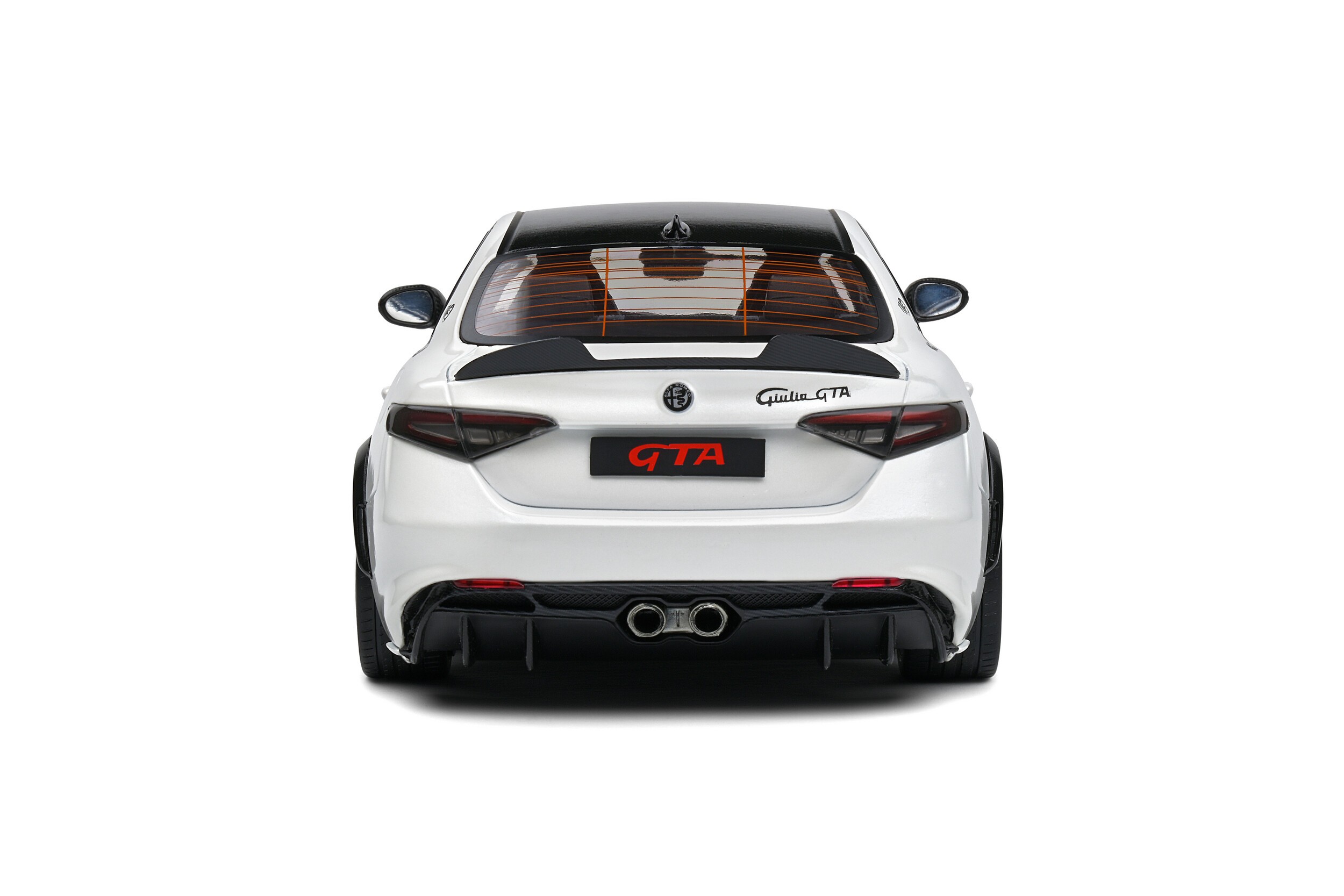 2022 Alfa Romeo Giulia GTA Blanco Trofeo