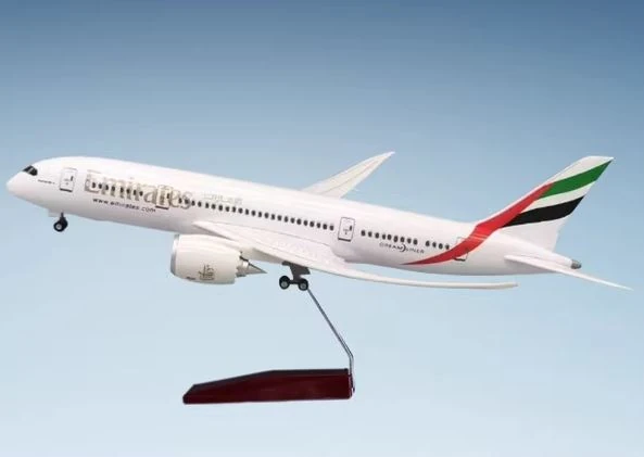 Emirates Airlines Boeing 777-300 - 47 cm