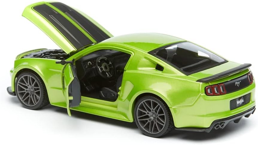 2014 Ford Mustang Street Racer - Ölçek : 1/24