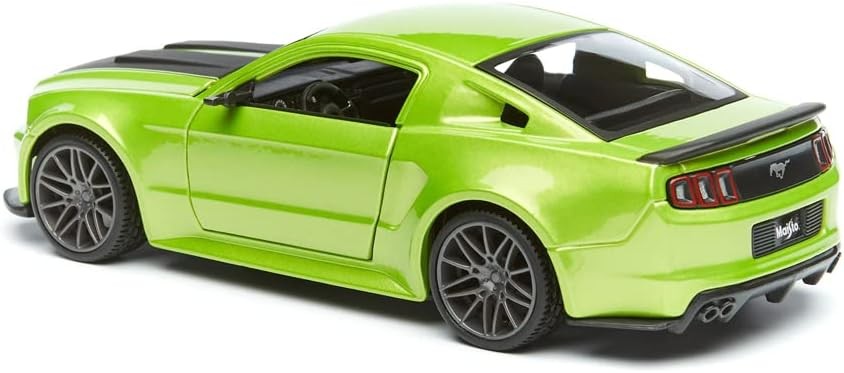 2014 Ford Mustang Street Racer - Ölçek : 1/24