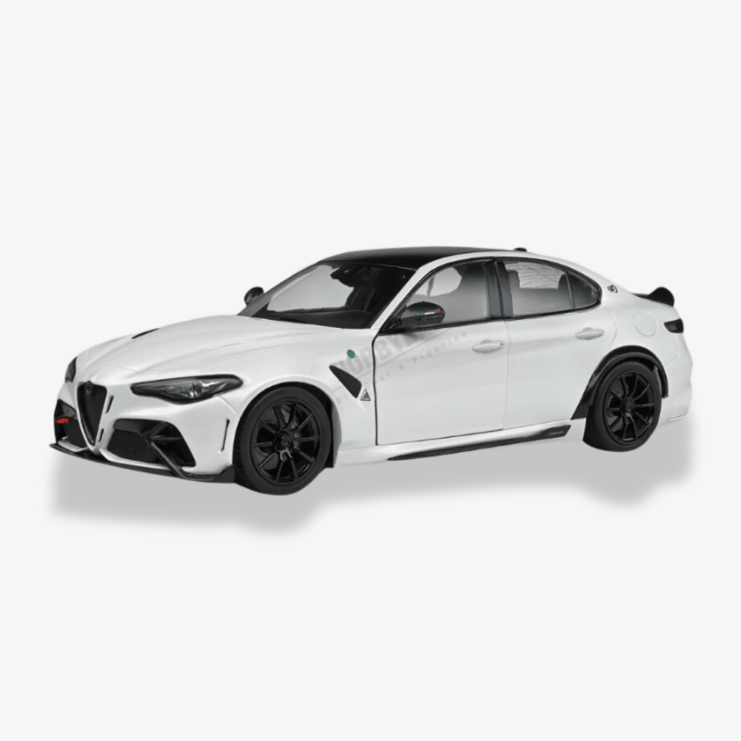 2022 Alfa Romeo Giulia GTA Blanco Trofeo