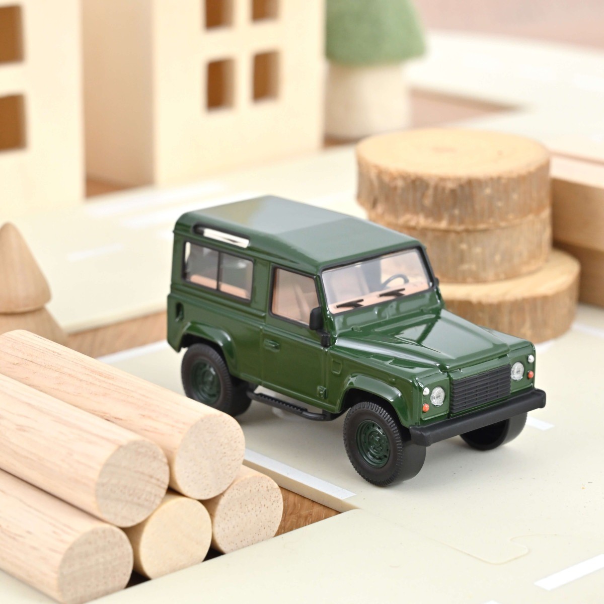 1995 Land Rover Defender - Ölçek : 1/43