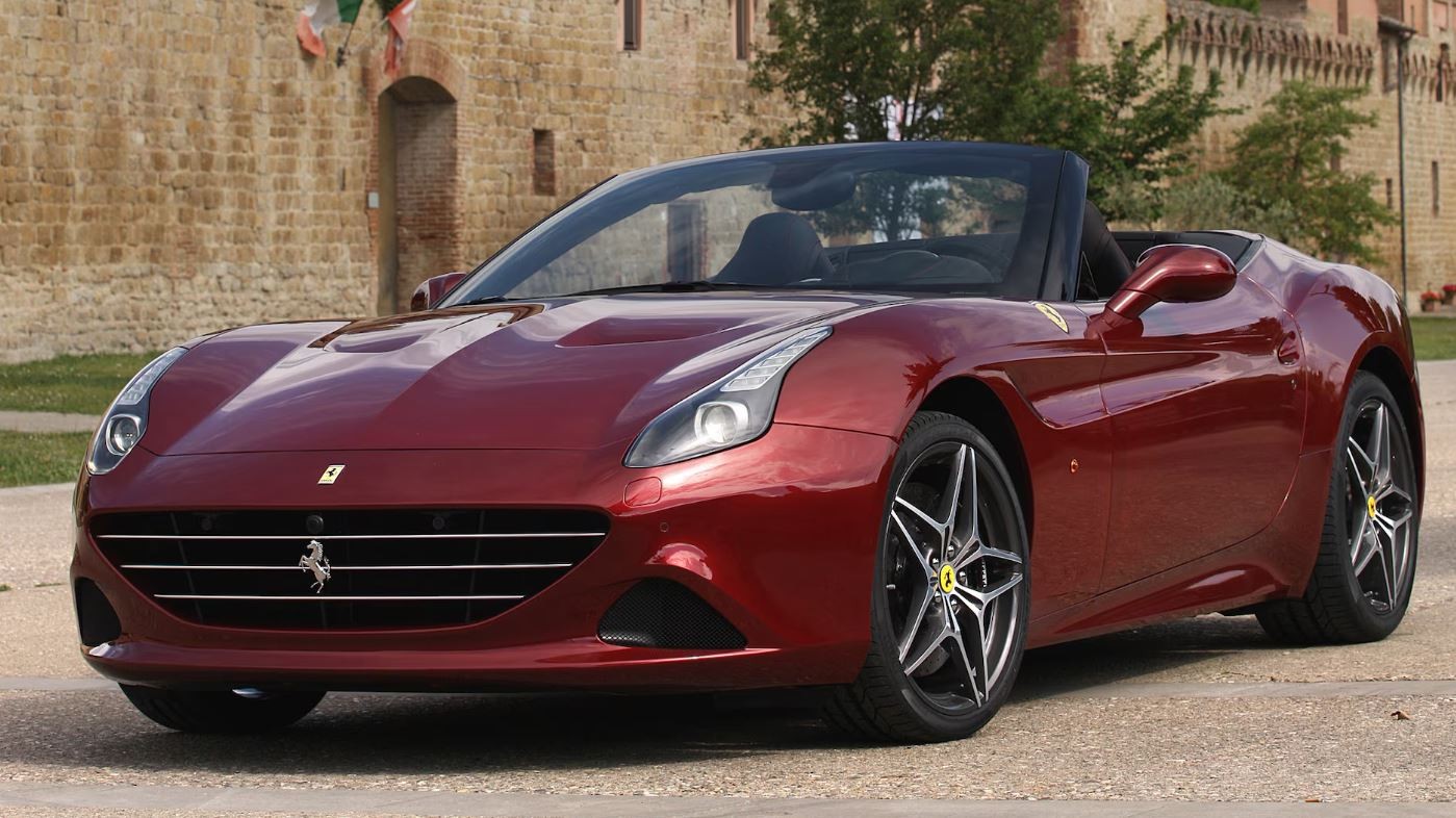 2015 Ferrari California T ( Closed Top )