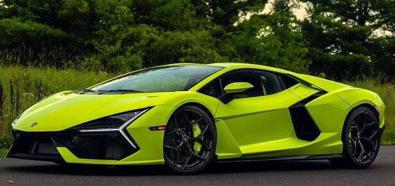 2023 Lamborghini Revuelto